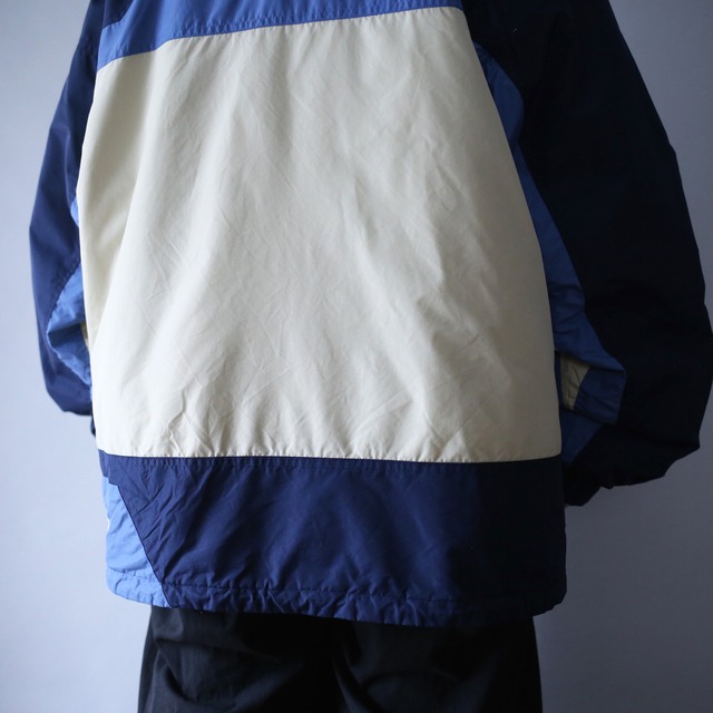 "Columbia" 3-tone future good coloring over silhouette anorak parka