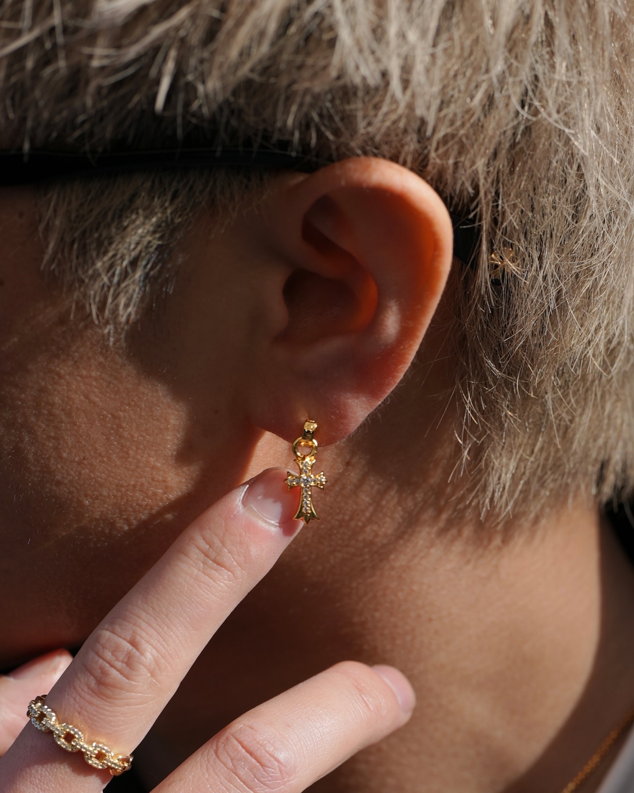 【最高級】クロスチャームピアス【BB25037】