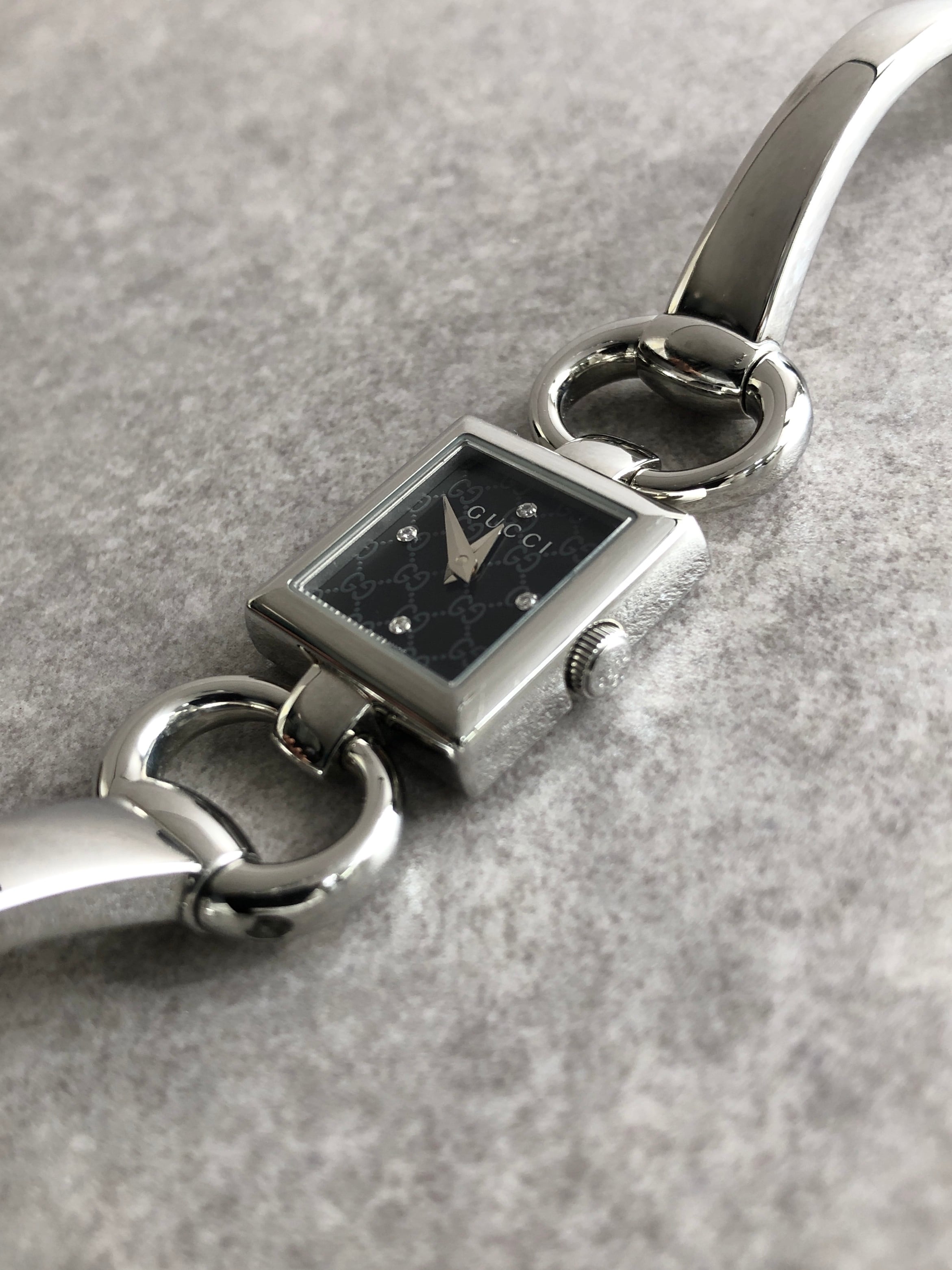 決まりました。グッチ GUCCIレディース時計トルナヴォーニ クォーツ シルバー GUCCI グッチ トルナヴォーニ GG 腕時計 シルバー スクエア ステンレス