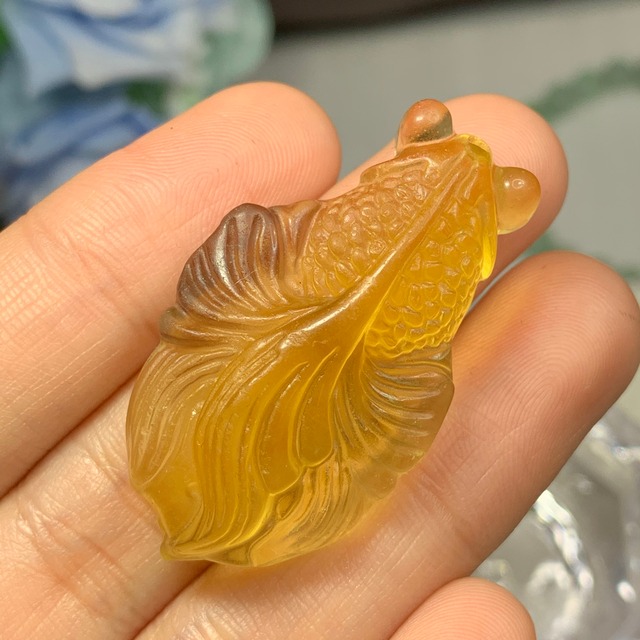 10.穴有り✩美イエローの色合い♪美しい金魚さんフローライト