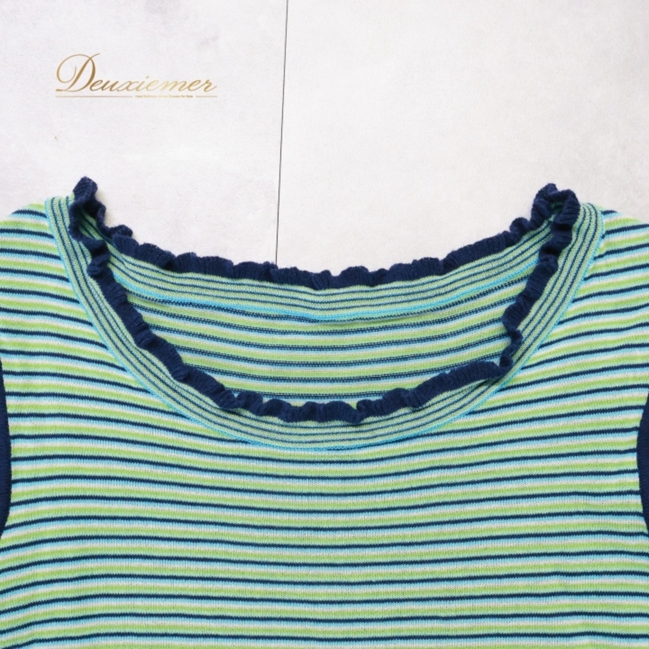 レディース トクコプルミエヴォル TOKUKO 1er VOL トップス ブラウス グリーン系 ノースリーブ 袖なし ボーダー フリル 緑 青 紺 伸縮 ストレッチ カジュアル かわいい 爽やか 日本製 レディースファッション ネイビー系 ブルー系