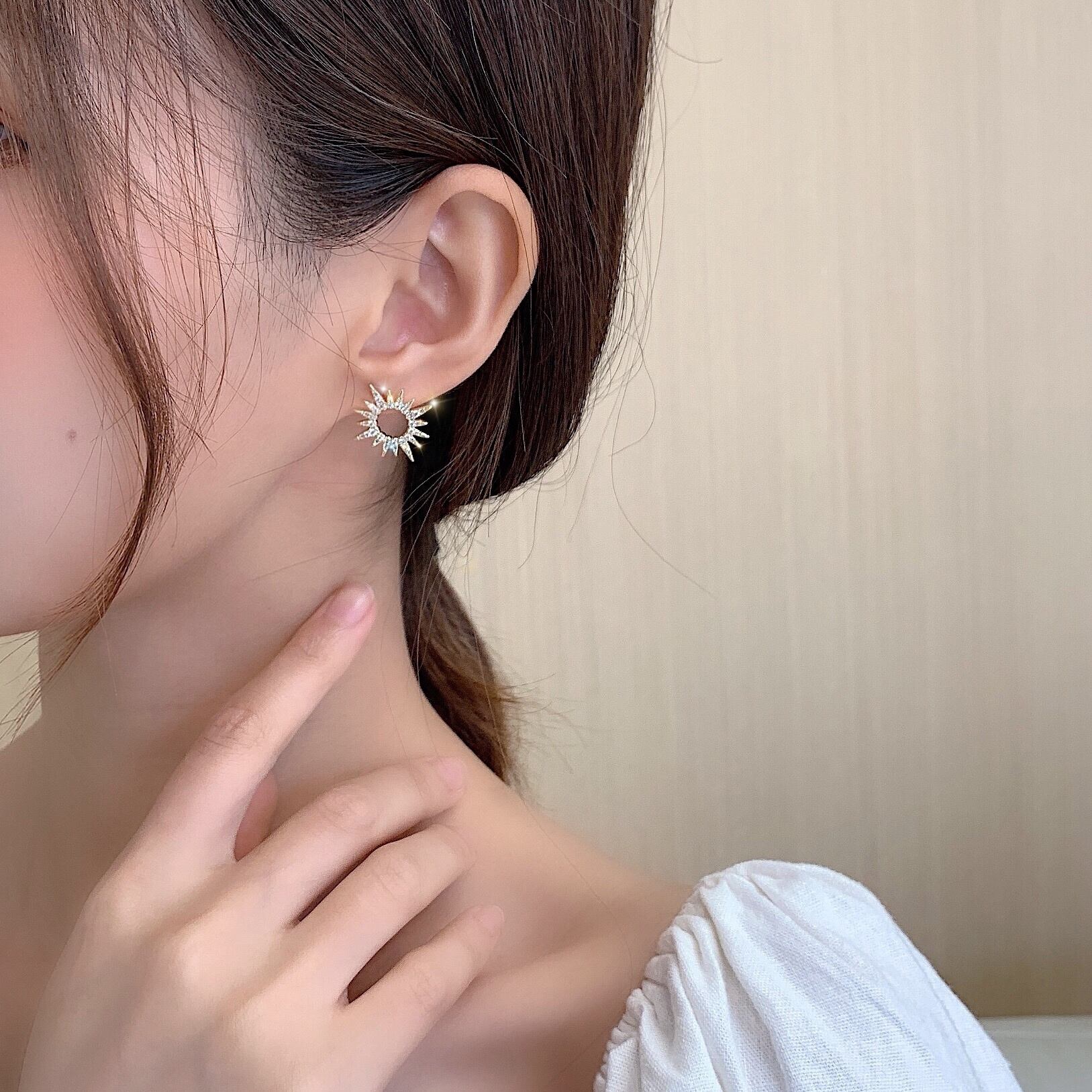 シルバースタイルイヤリング Flowerデザイン アクセサリー エレガント 指輪 フラワーデザイン 銀 ブラック・アイド・ピーズ99551434289