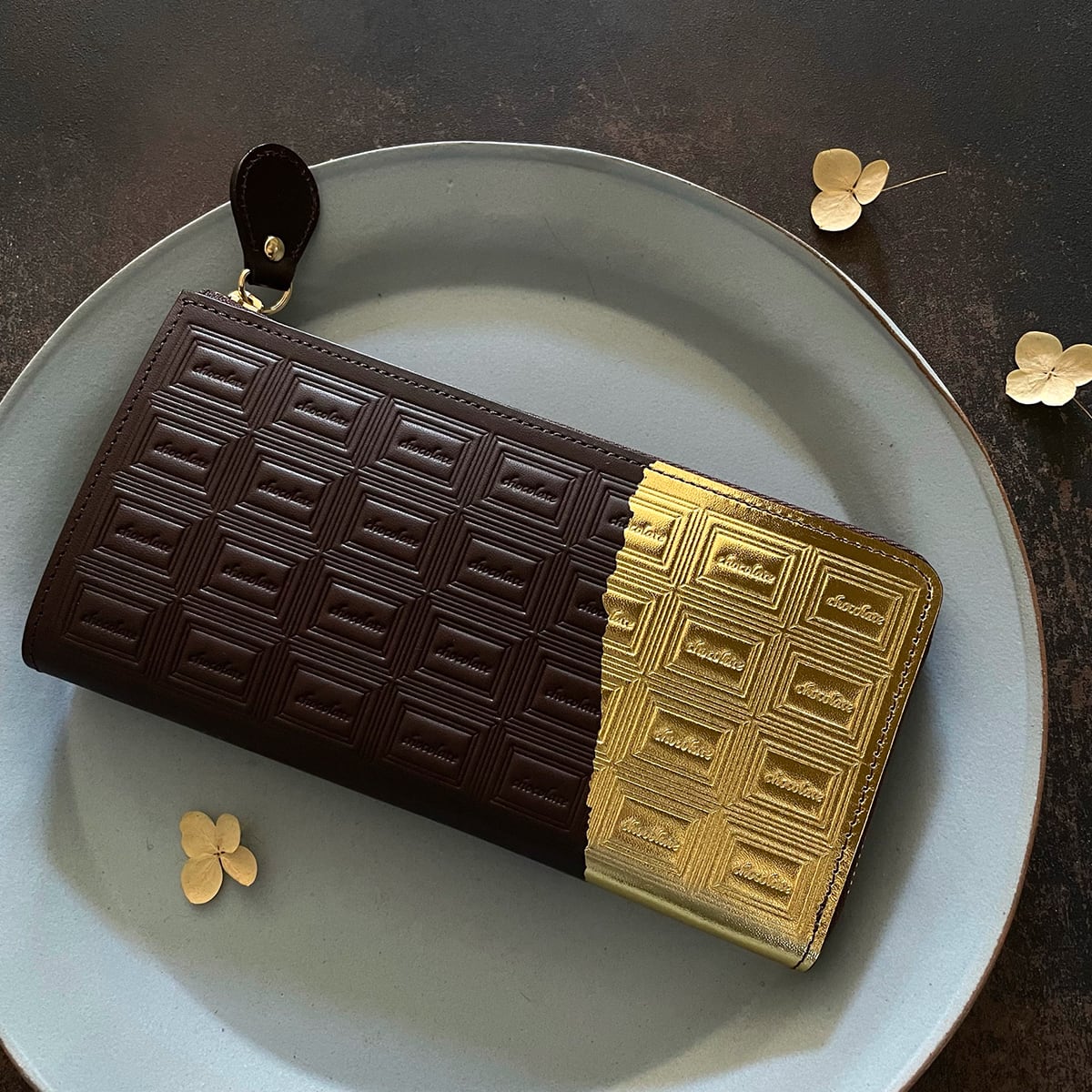 Trooms 革のチョコレート長財布 ビターチョコ 金箔