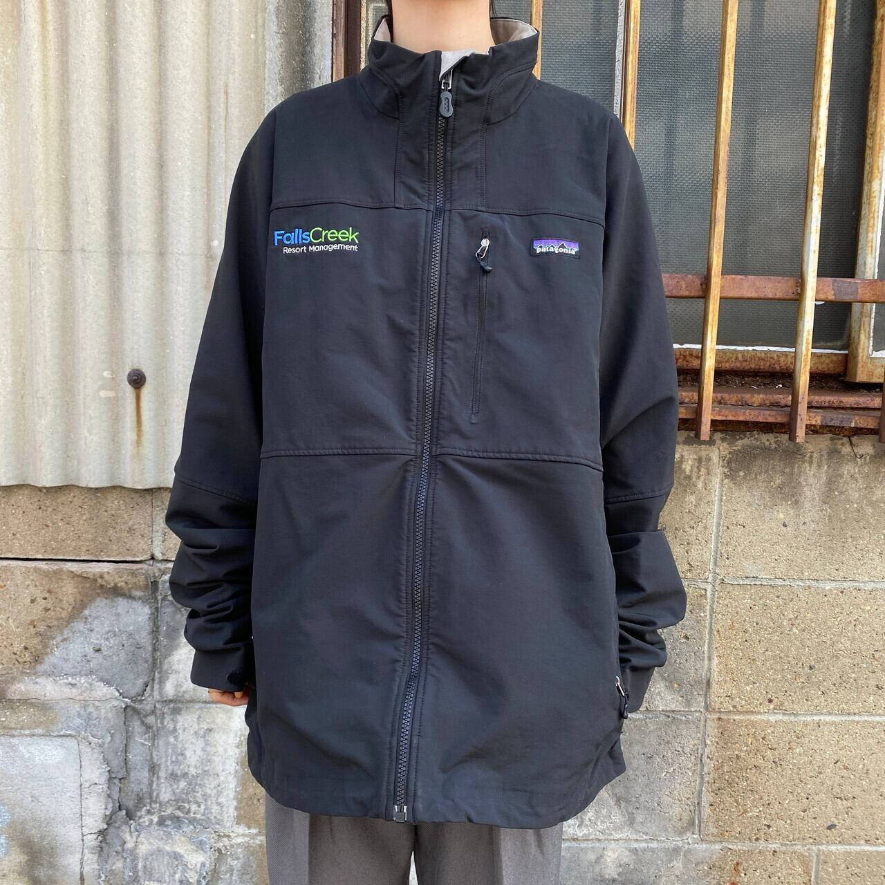 patagonia パタゴニア ソフトシェル アウトドアジャケット 企業ロゴ刺