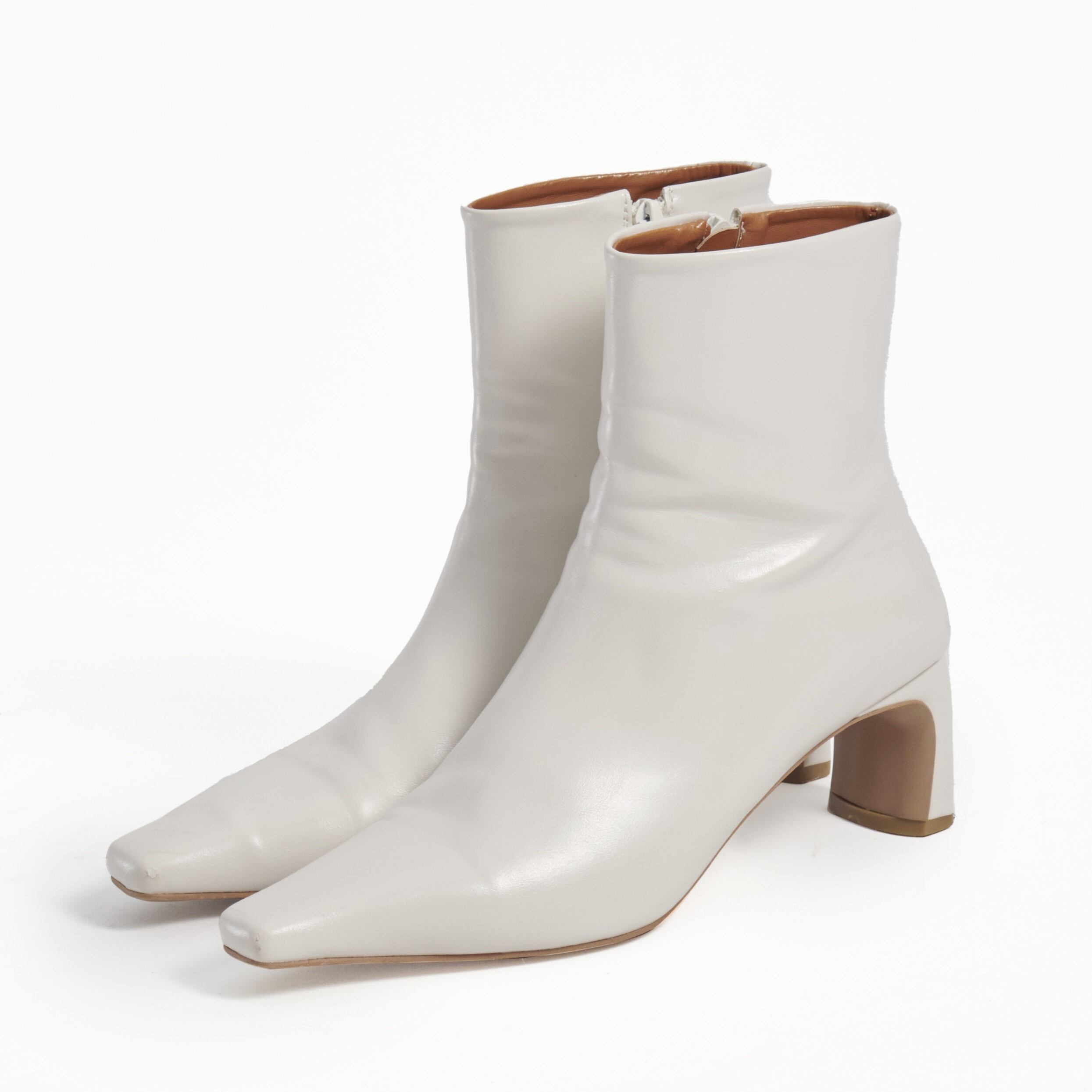 【MAISON EUREKA】 SQUARE TOE SHORT BOOTS