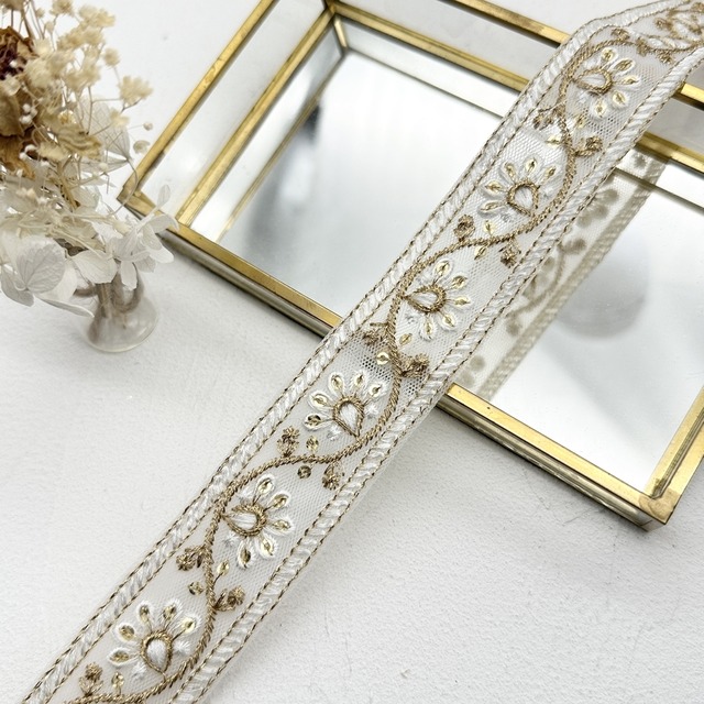 1ロール　ウェーブフィズ　[ホワイト]インド刺繍リボン  　2688-1R