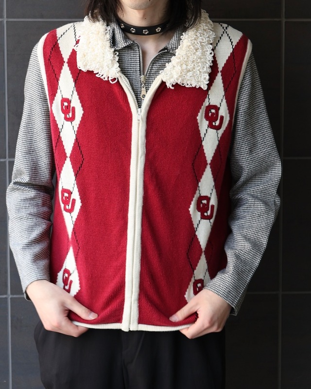 Argyle design knit vest