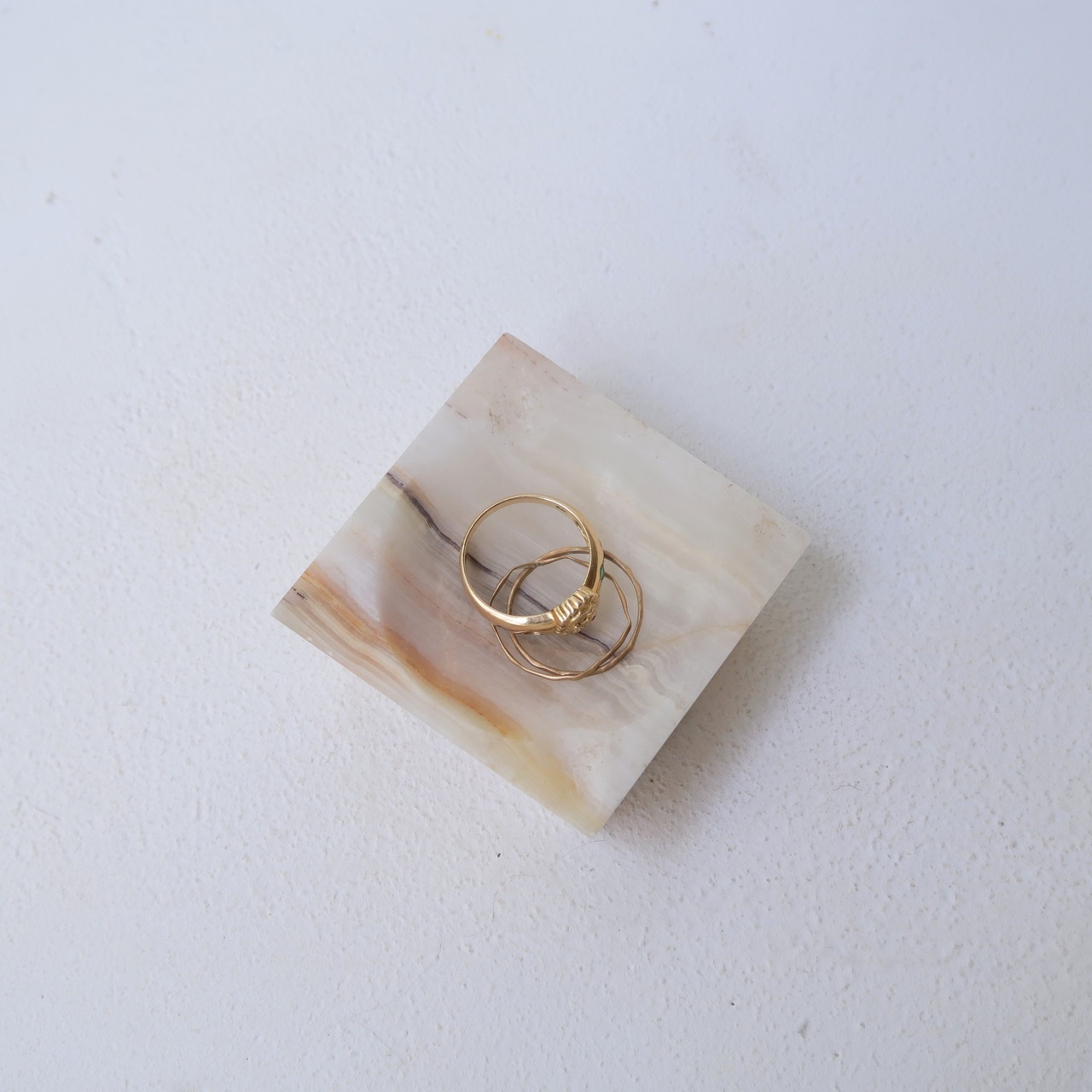 キューブのようなジュエリートレイ