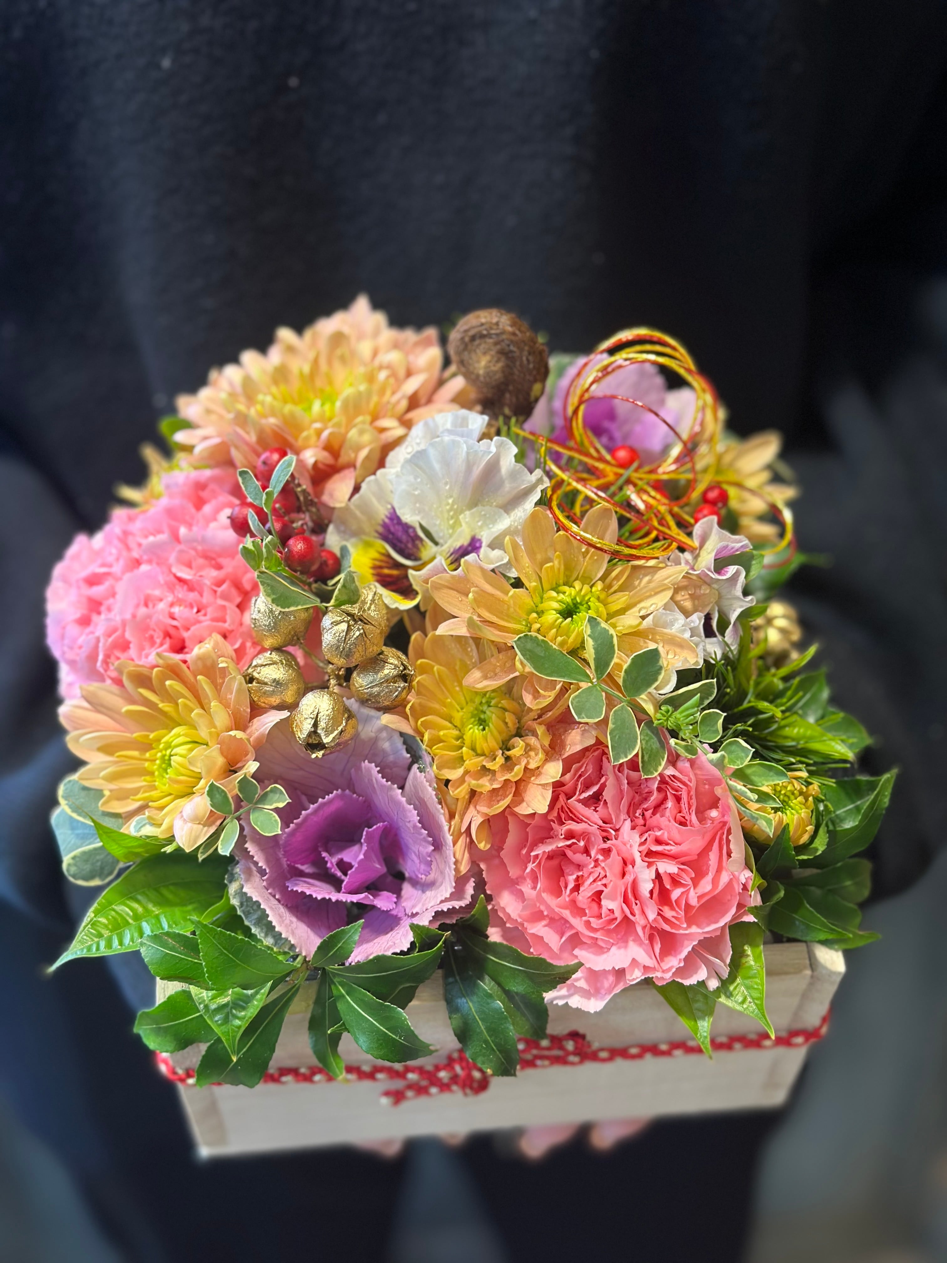 おまかせ 木箱のお正月優しいアレンジメント S