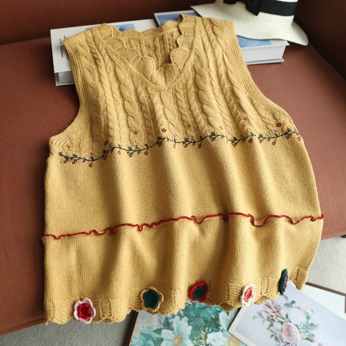4色/フラワー刺繍ケーブルニットベスト ・12634