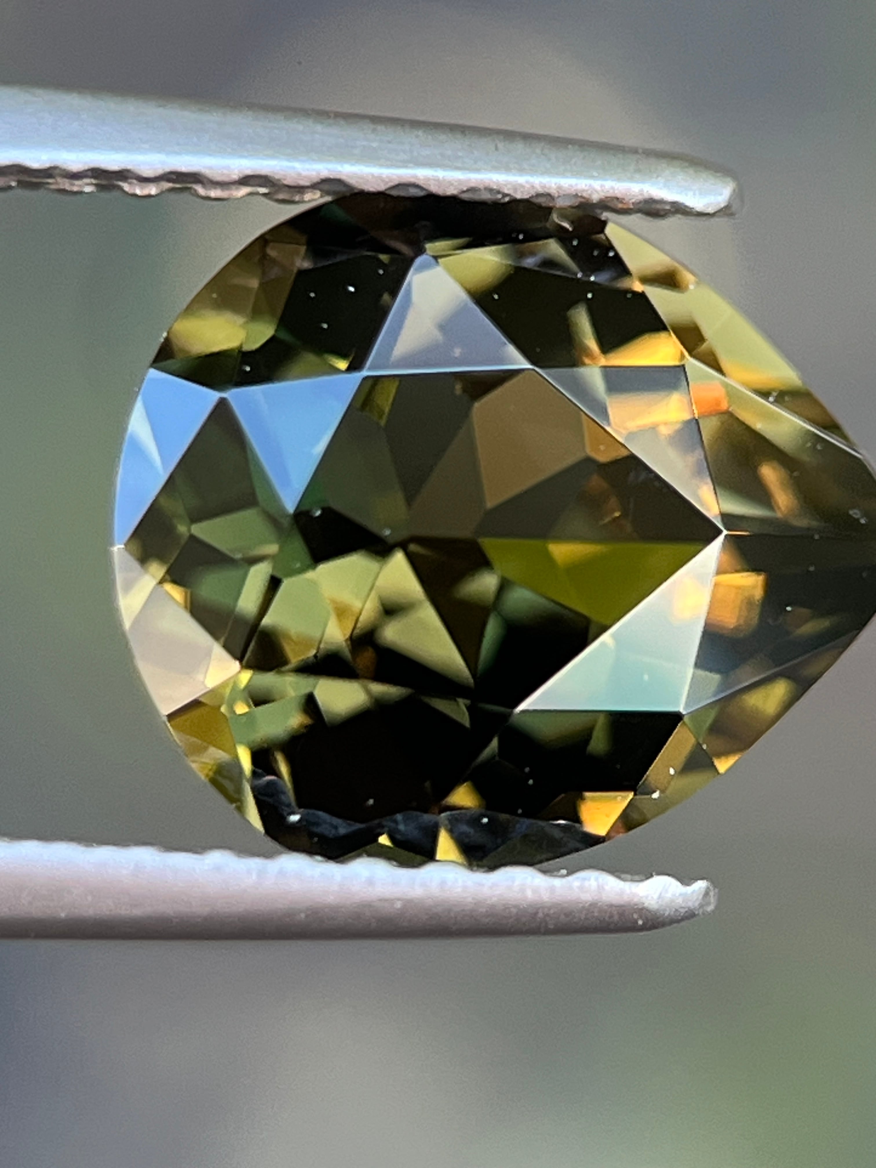 ソー付非加熱コーネルピンルース2.15ct Natural konerupine コーネルピンルース2.15ct Natural konerupine | ZARAGEMS