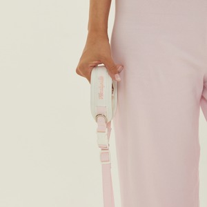 【予約】[ thesallyslaw ] Bailey Cushioning Two Ways Leash｜Strawberry Blush