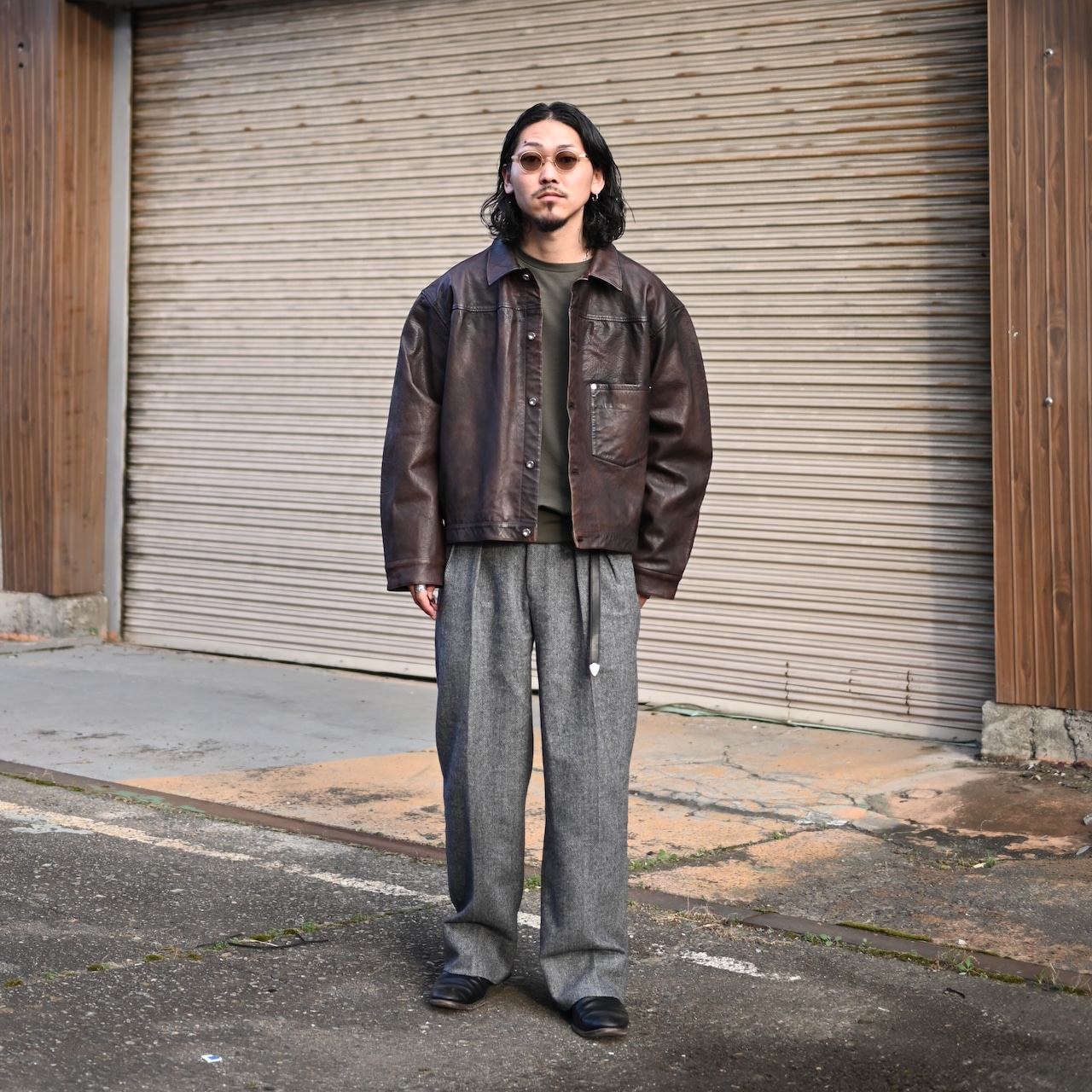 CCUの新作「TRUCKER JACKET」フェイデッドブラウンコーディネート