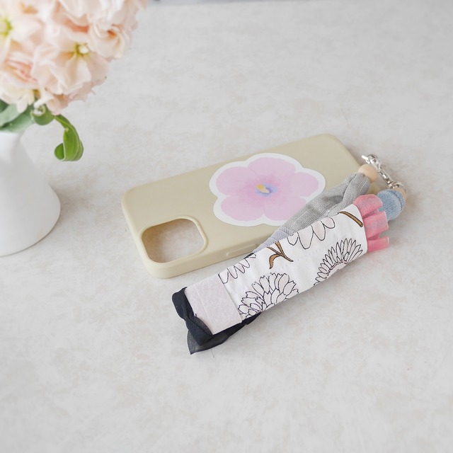 【ハワイのレイみたい❁】ハンドストラップ  Pualei（プアレイ）A