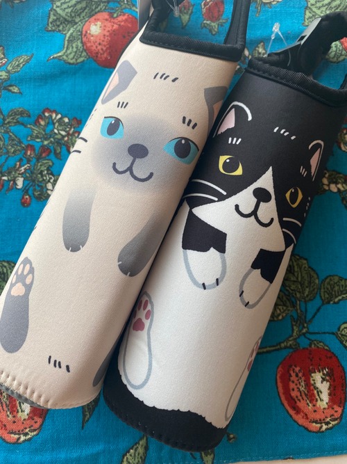 吸水性＆保温効果　抜群　ペットボトルホルダー 猫　シャムネコ　ハチワレ