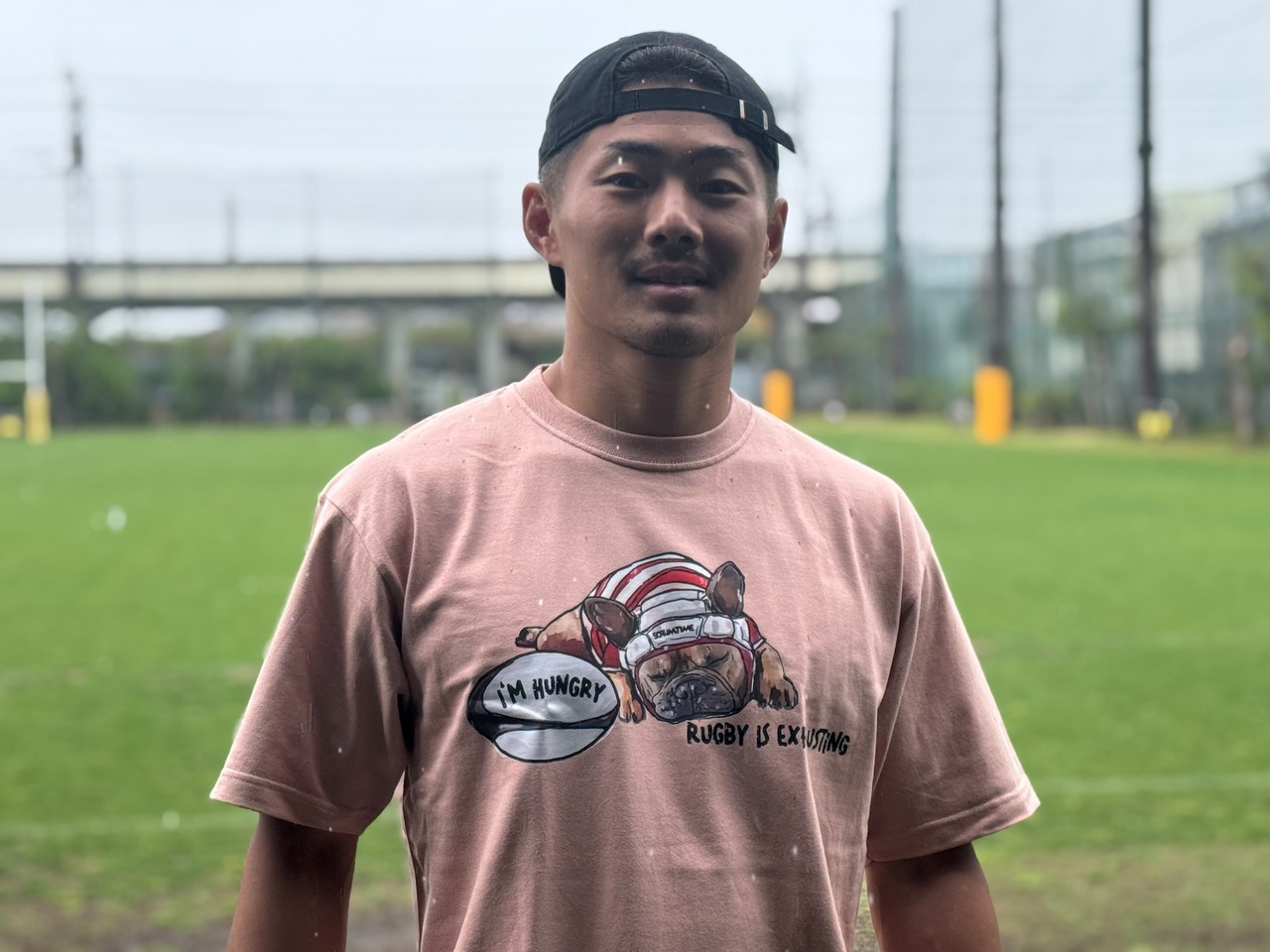 RUGBY FRENCH BULLDOG Tシャツ ダスティピンク