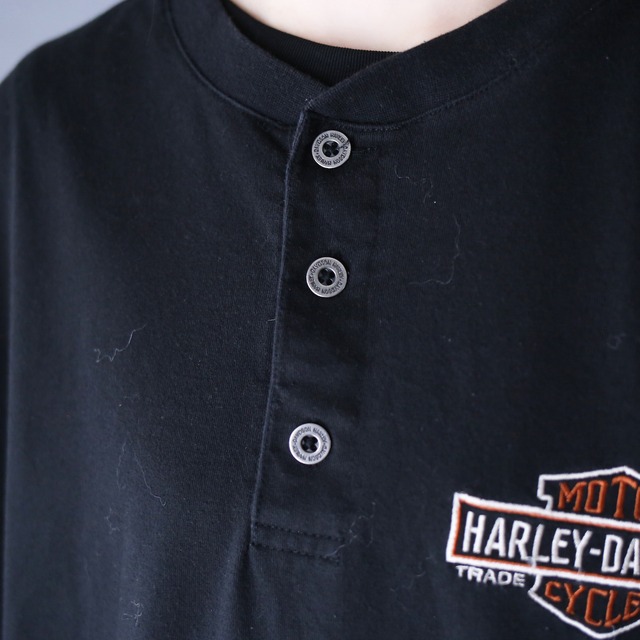 "HARLEY-DAVIDSON" 刺繍 front and back logo design over silhouette l/s tee