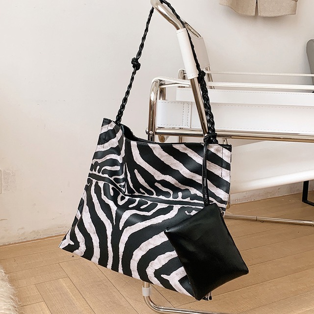 ゼブラパターンバッグレディースバッグ2020新しい流行のファッション大容量大学生clバッグネットレッドワンショルダートートバッグ Tiancai_Wing_Bag85150777954