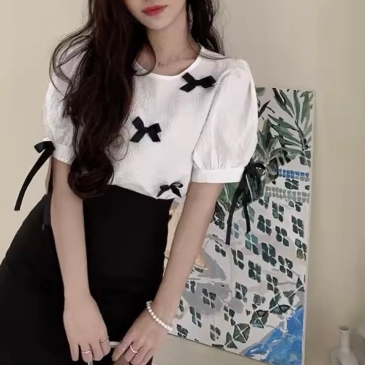 パフスリーブリボントップス