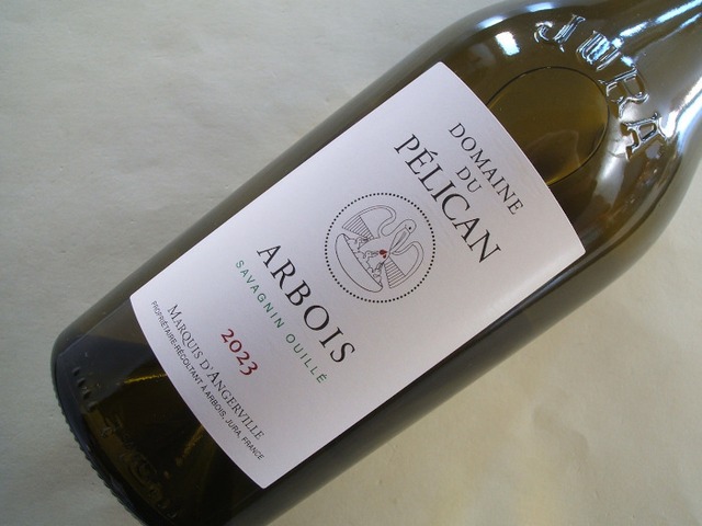 アルボワ　サヴァニャン・ウイエ　2023年　ペリカン