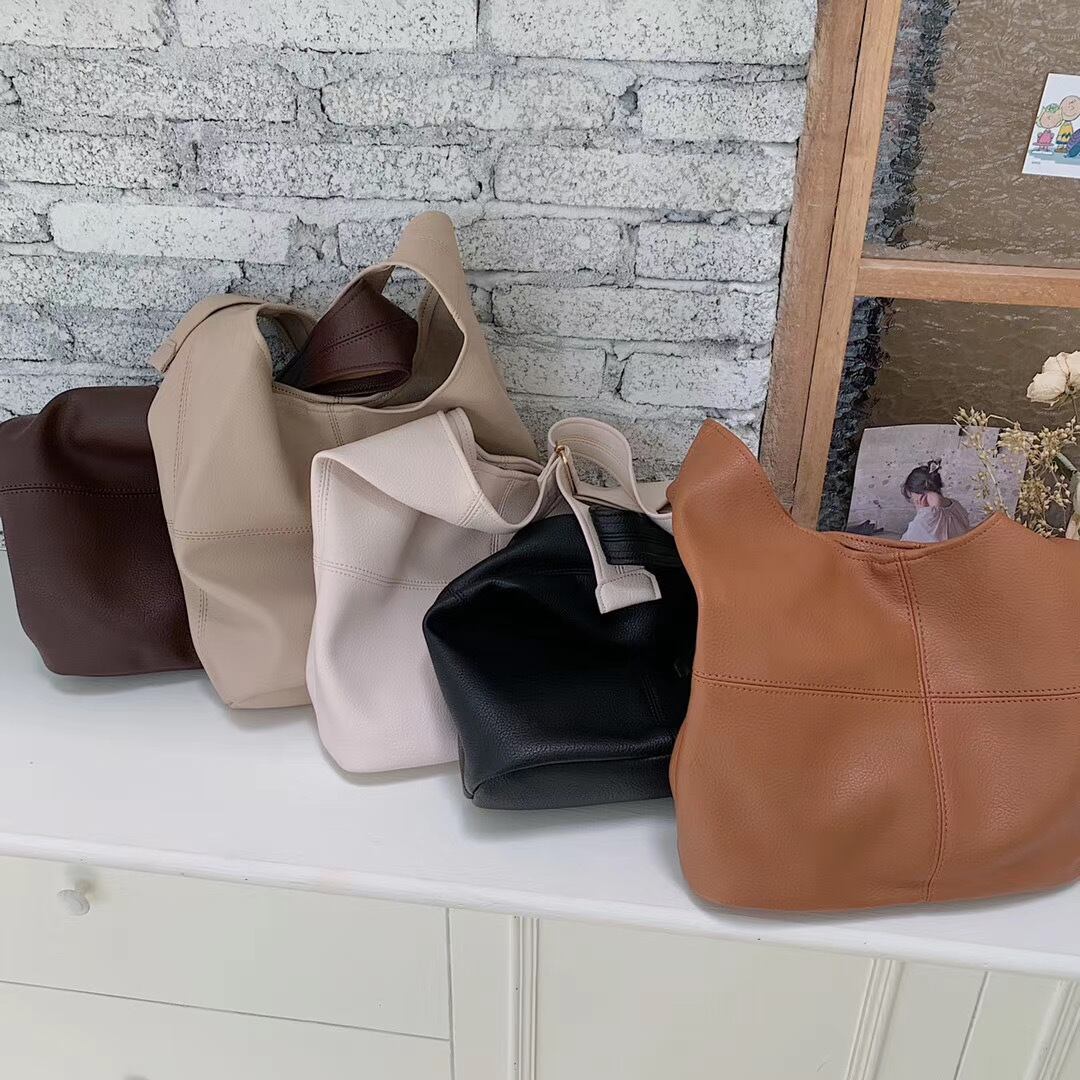 シンプルトートバッグ