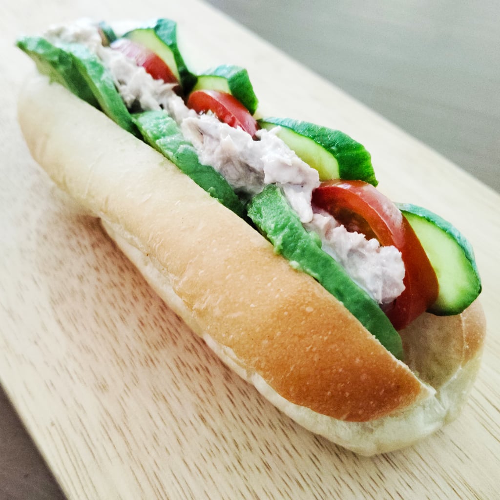 低糖質コッペパン2個入り[参考糖質量4.1g/1個] ほんのり甘いそのまま