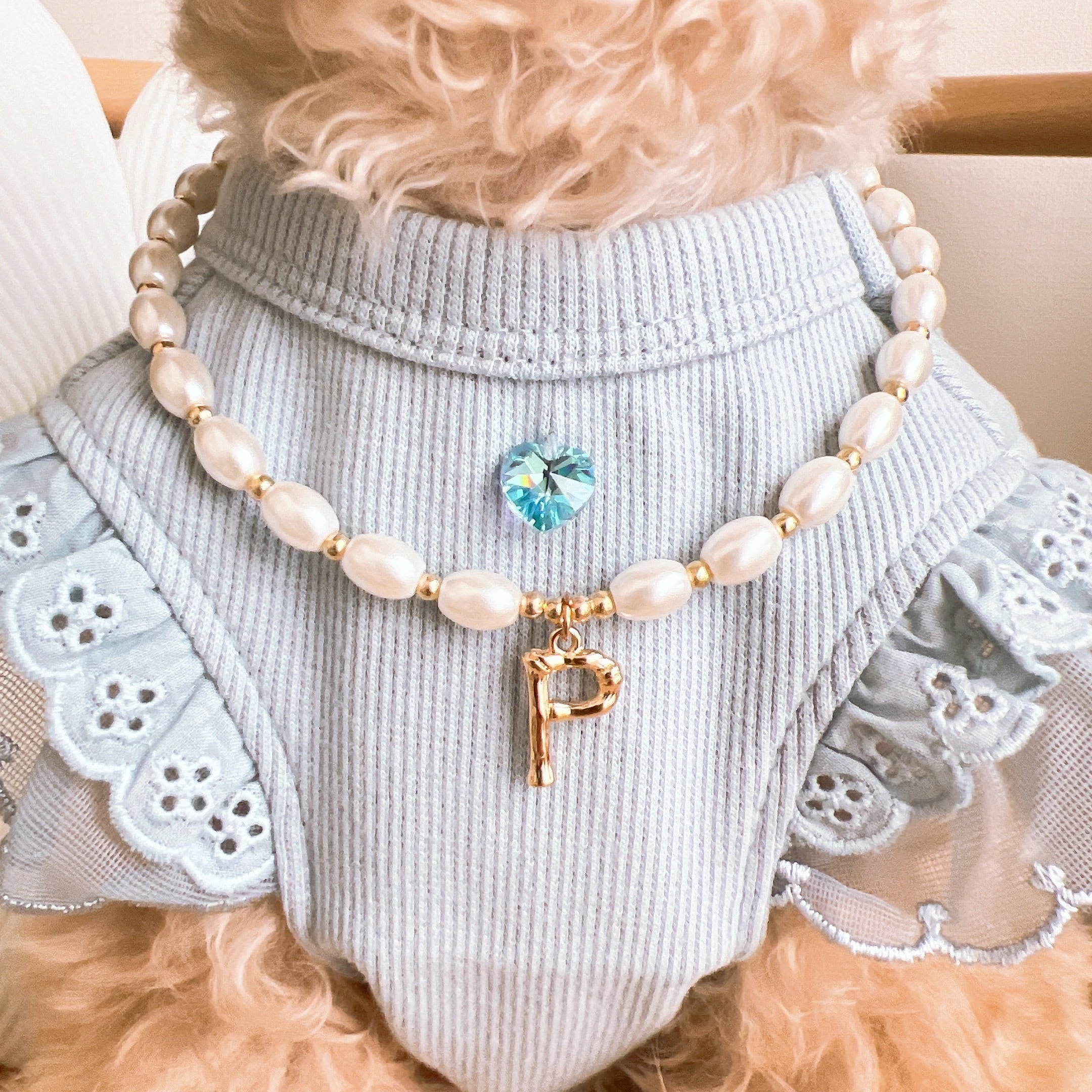 高級感たっぷりイニシャルネックレス