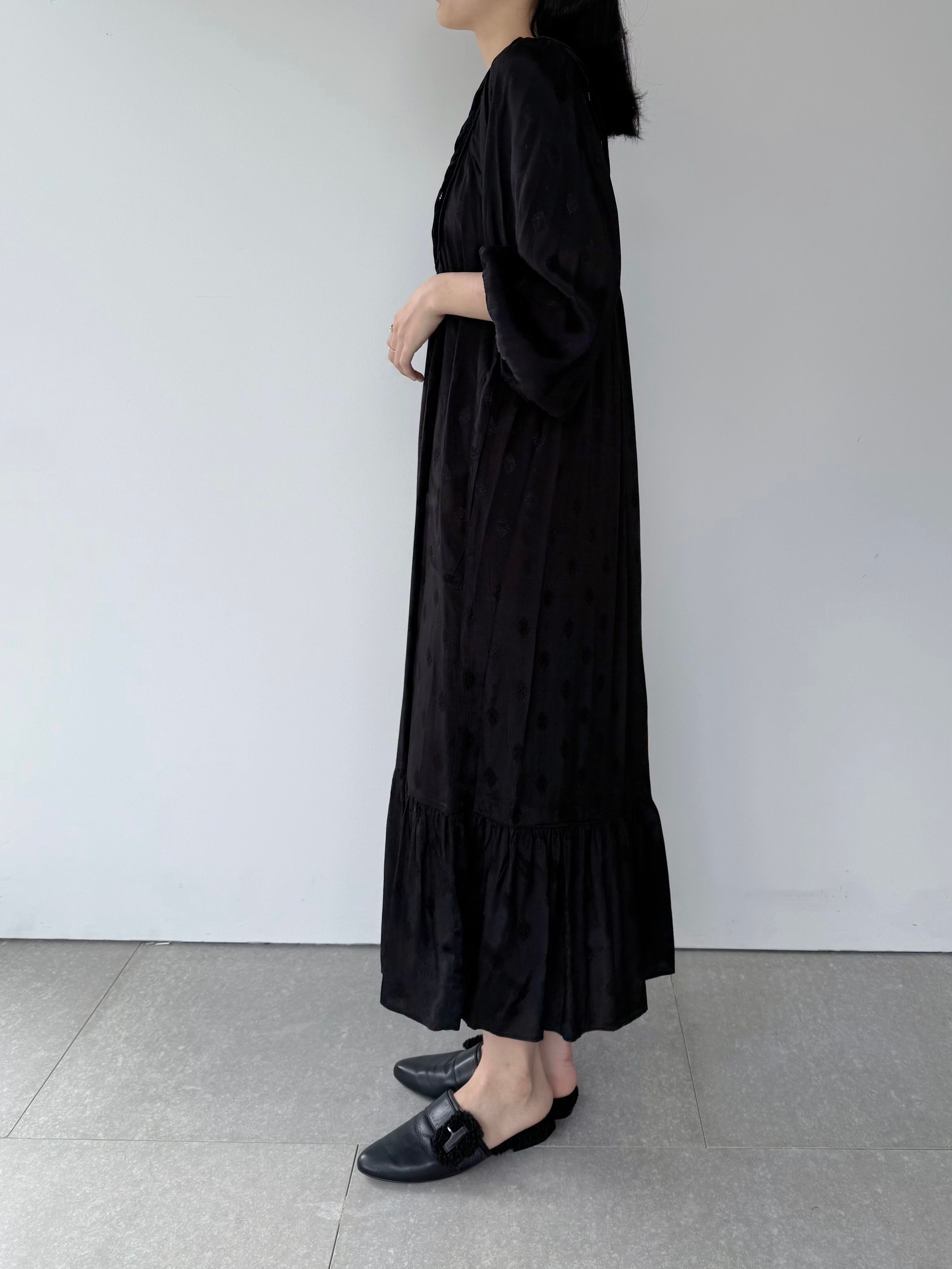 サラマリカ【Velvet Embroidery Dress】バッグ付き Sara Mallika Velvet Beads Embroidery Dress | KOKO