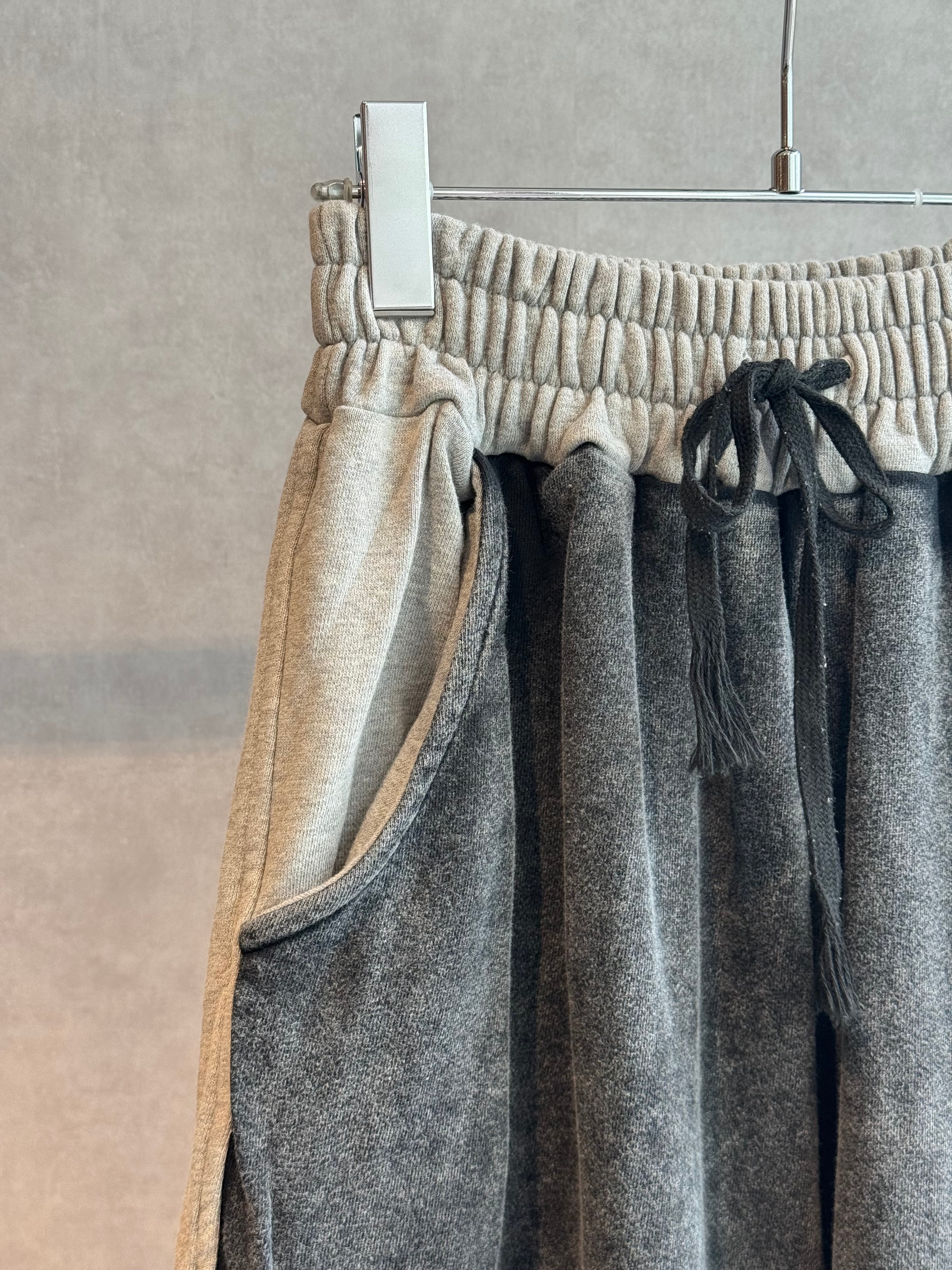 bi-color sweat pants