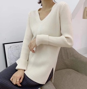 スリット入りVネックニット　AJ111-D08