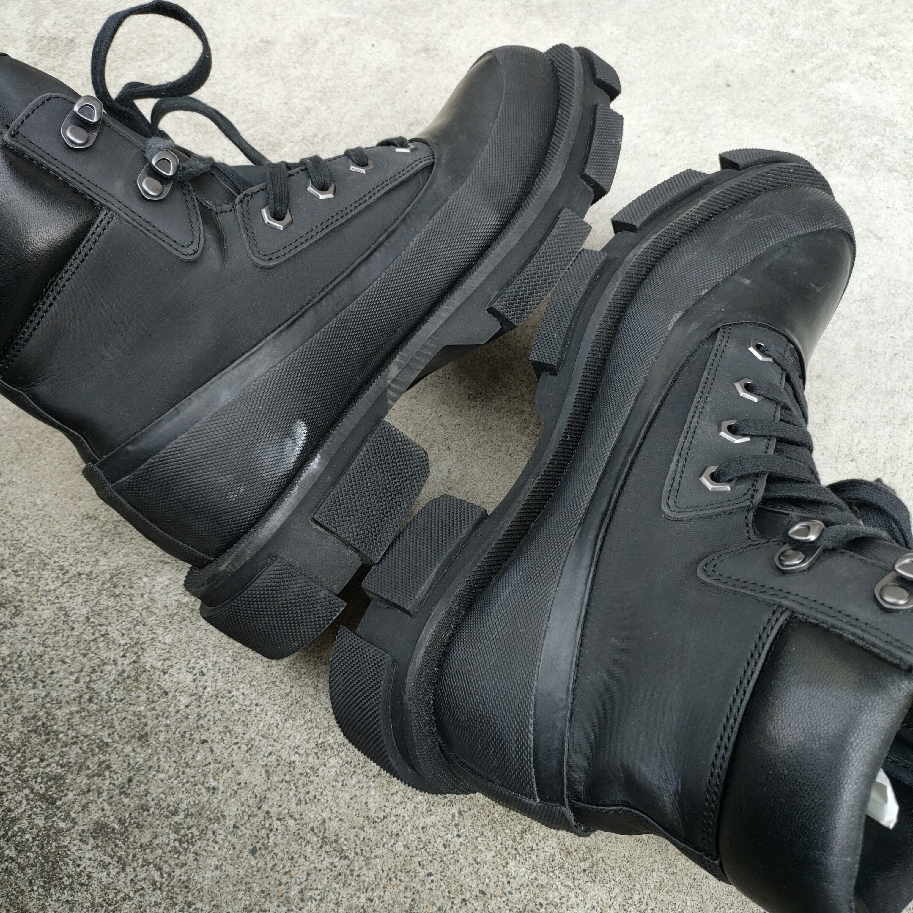 both Paris GAO mid boot 41