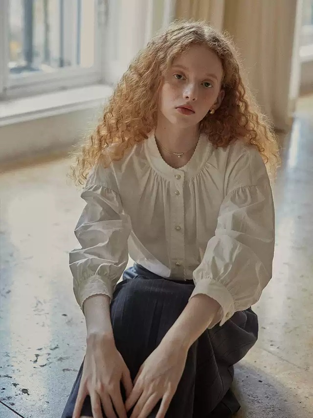 【M0029】White Lantern Sleeve Blouse