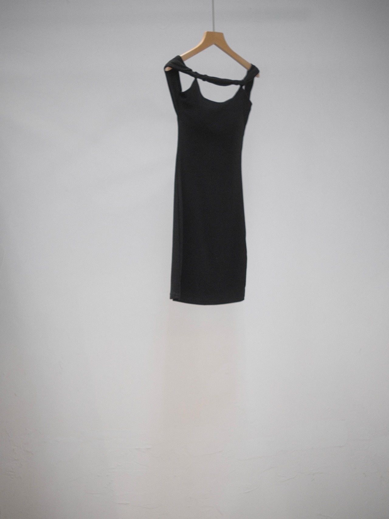 Loop Strap Knit Top / BLACK - 1