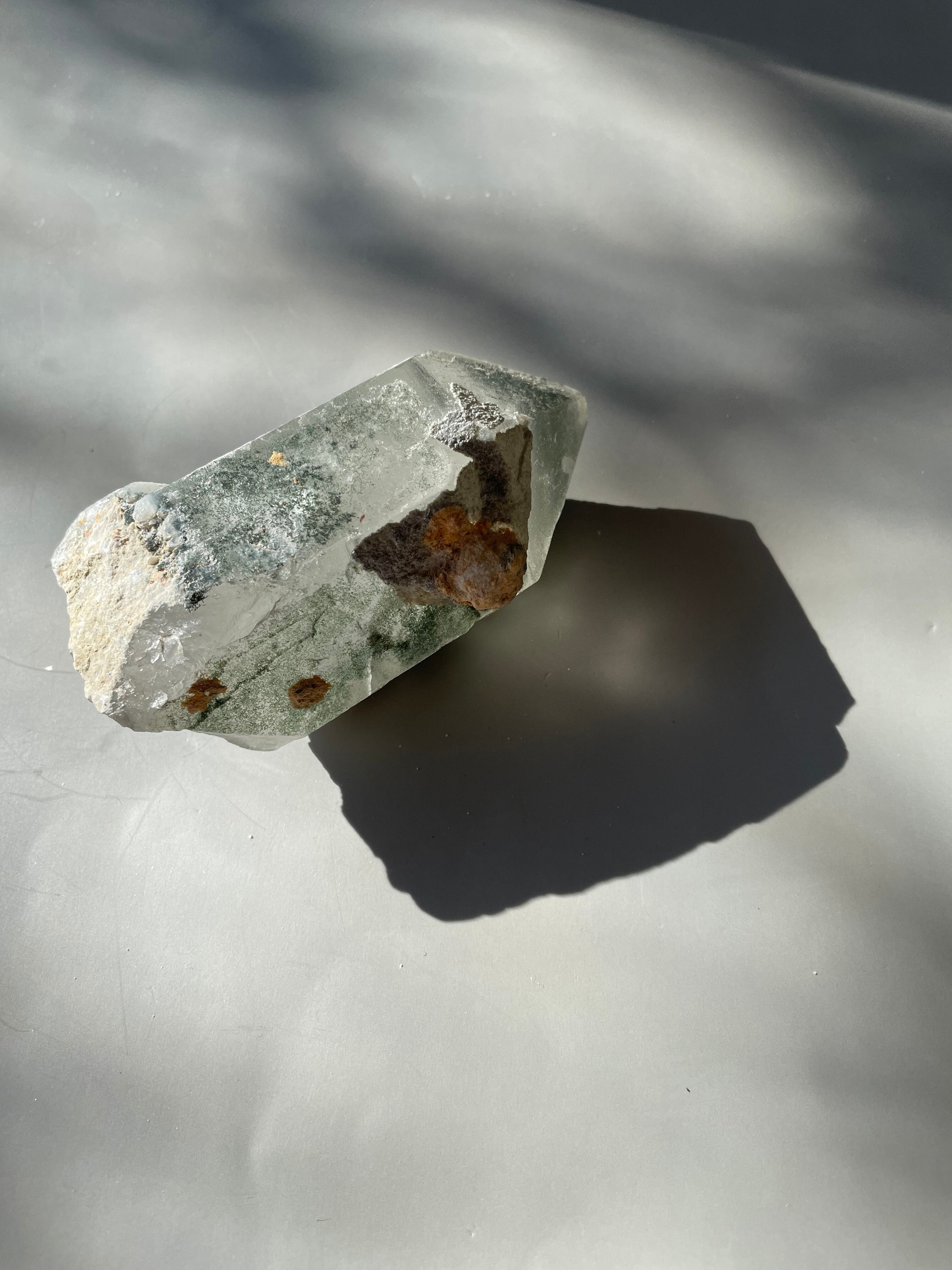 パキスタン　ギルギッド　スカルドゥ　パルディスタンス州産　エピドート共生クォーツ　DT　長石