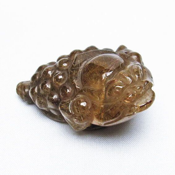 金針ルチル 金蟾 置物 手彫り 彫刻品 キンセン ルチルクォーツ 原石 一点物 144-76