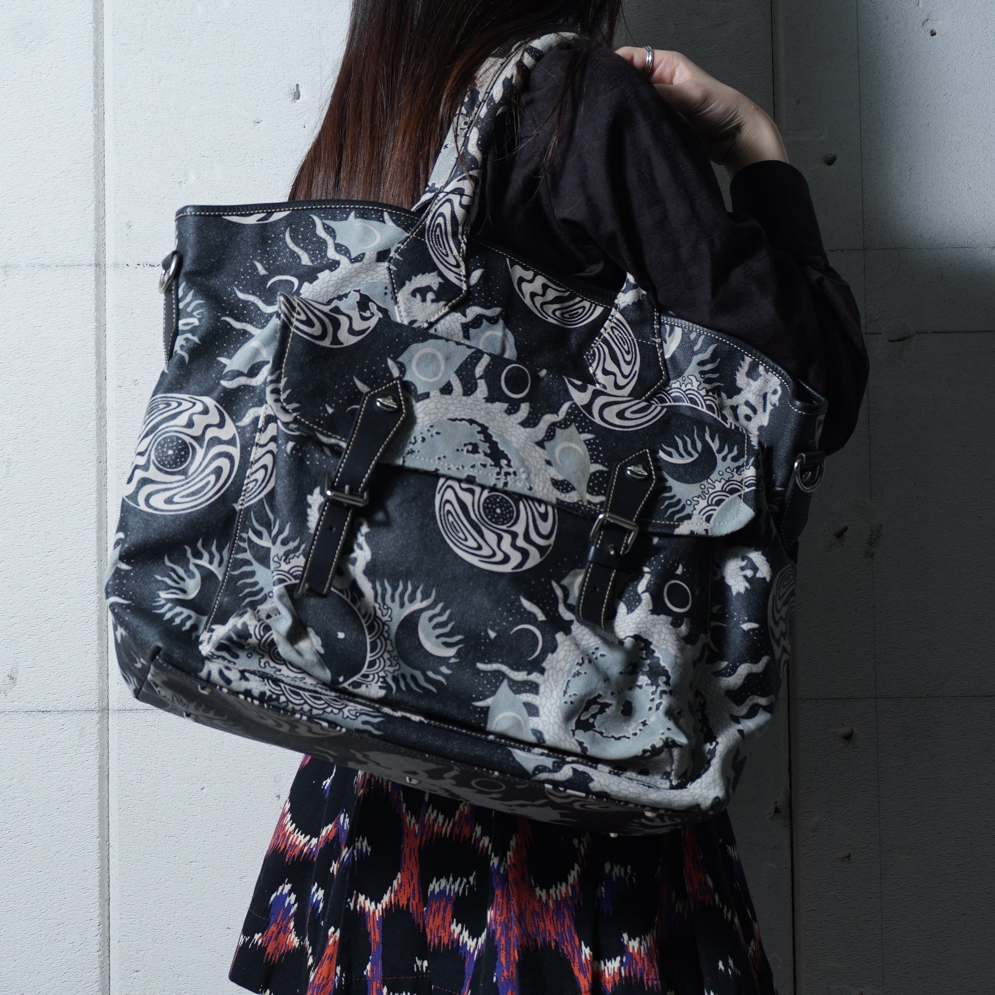 Vivienne Westwood】ヴィヴィアンウエストウッド フラワーオーブ刺繍