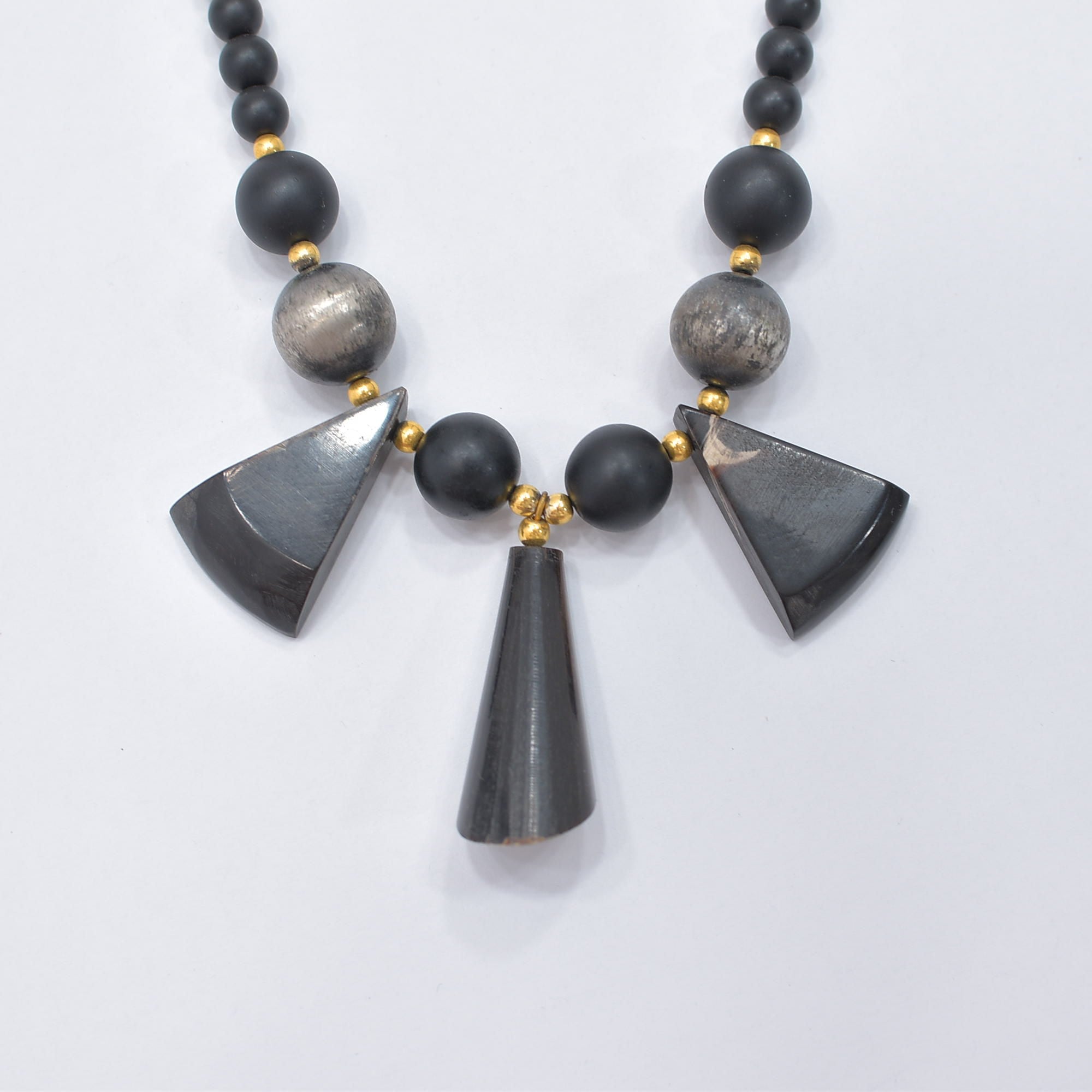 民族風 トンボモチーフ ネックレス ビーズ レザーコード 個性的