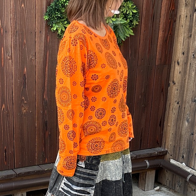 マンダラ柄ゆったりロングスリーブ