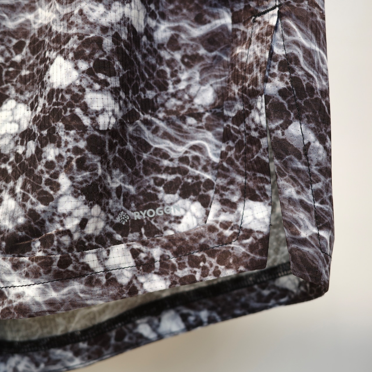 RACING PRO SHORTS / MARBLE