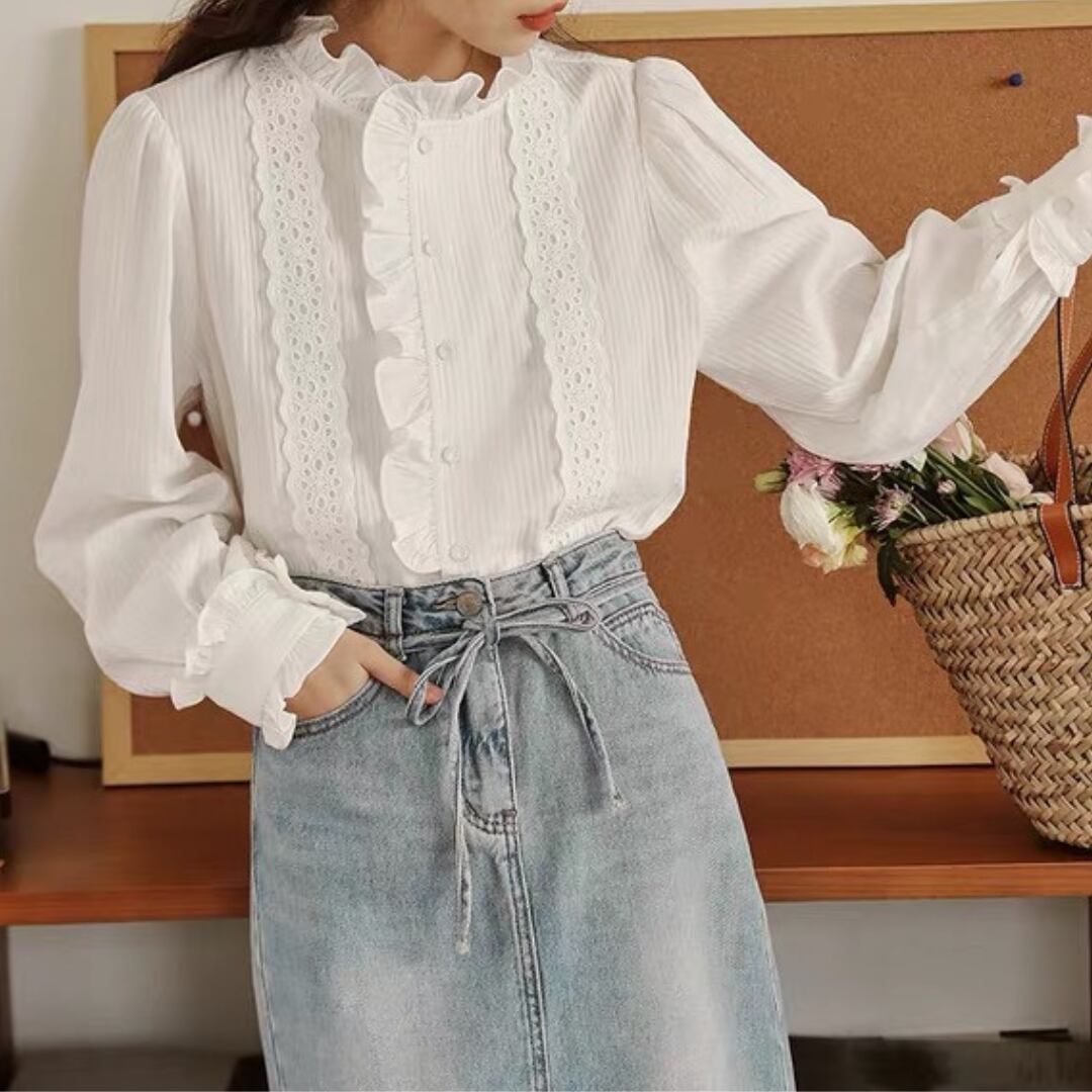 French rétro frill blouse
