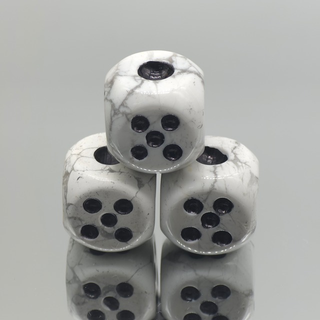 ハウライトサイコロ 2×2cm