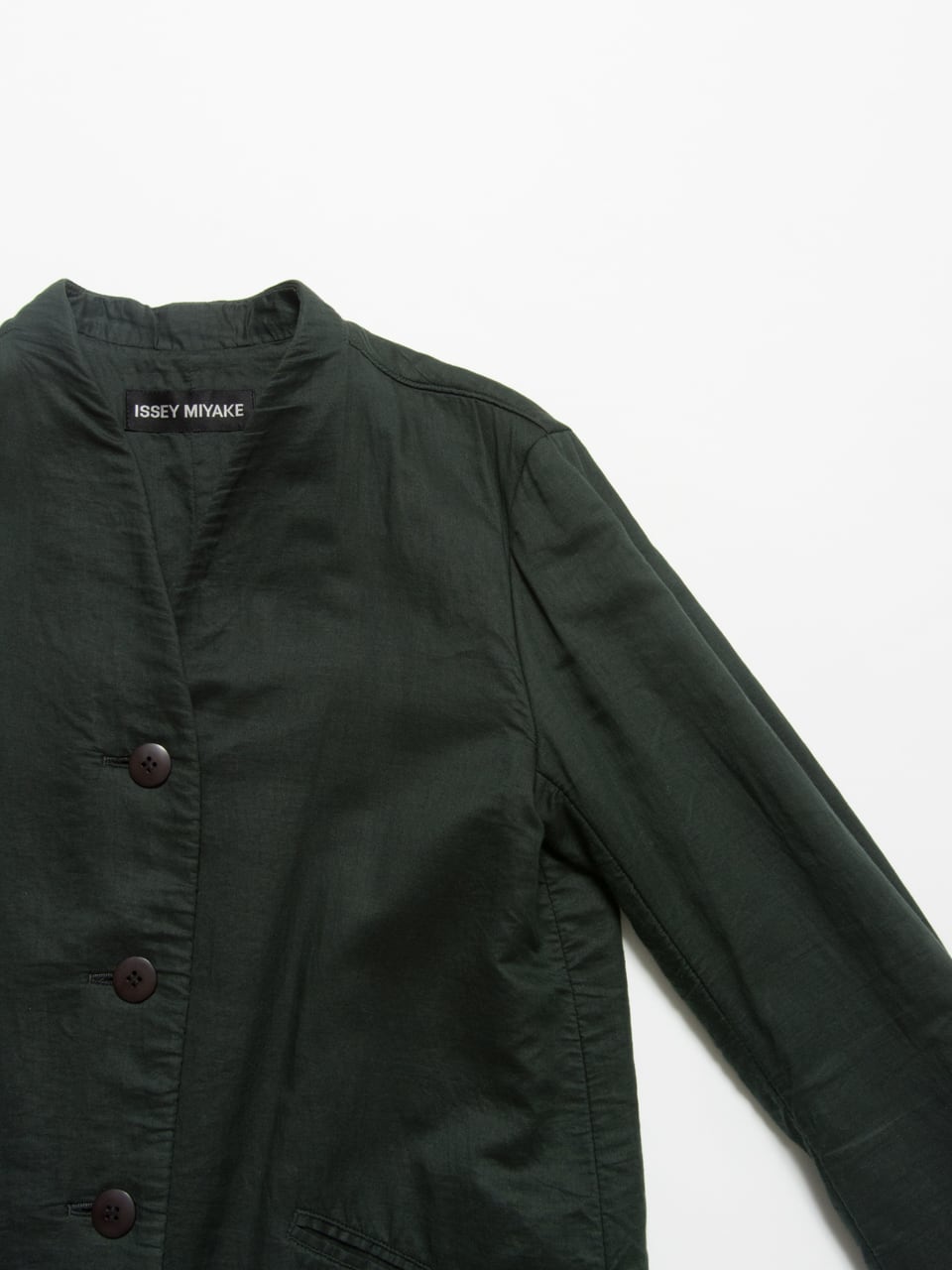 ISSEY MIYAKE】Made in Japan collarless jacket（イッセイミヤケ