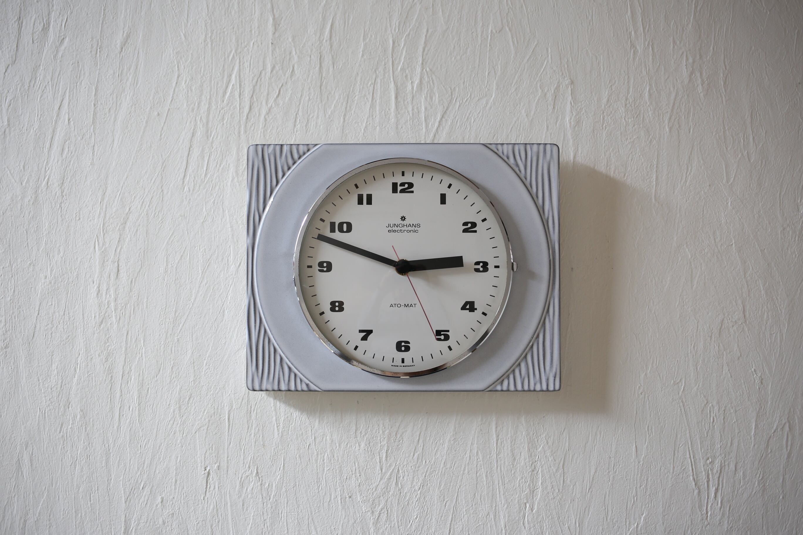 ドイツ アンティーク ヴィンテージ Junghans 壁掛け時計 ライトグレー(電池式クォーツ交換済)N-02994