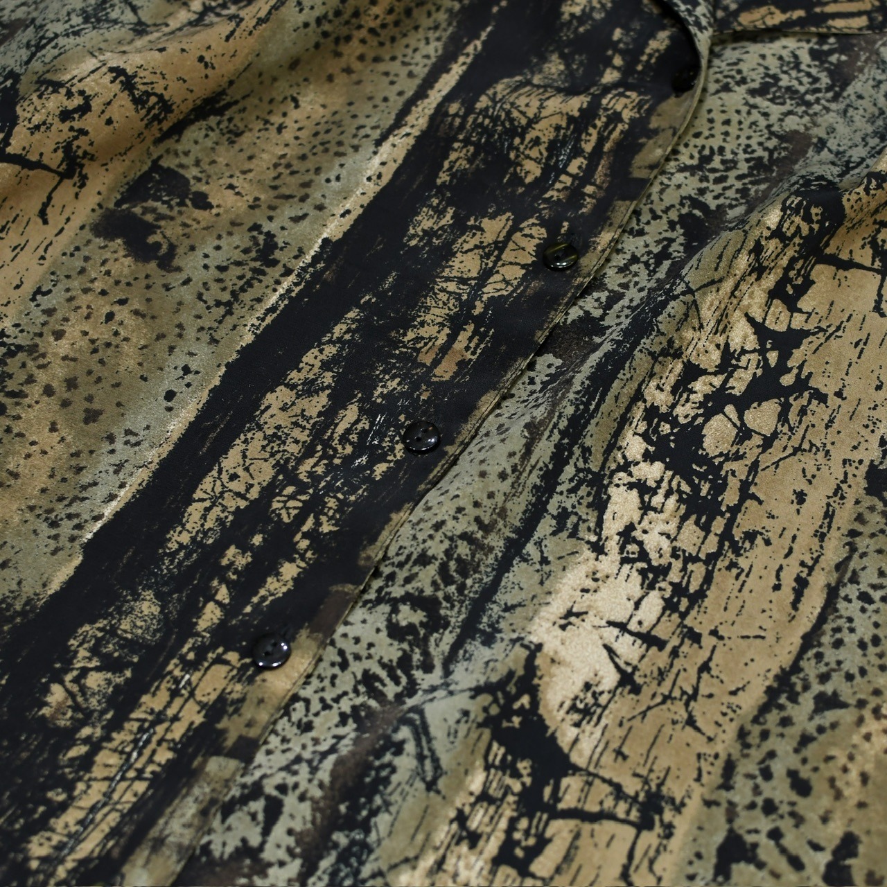 design pattern open collar shirt