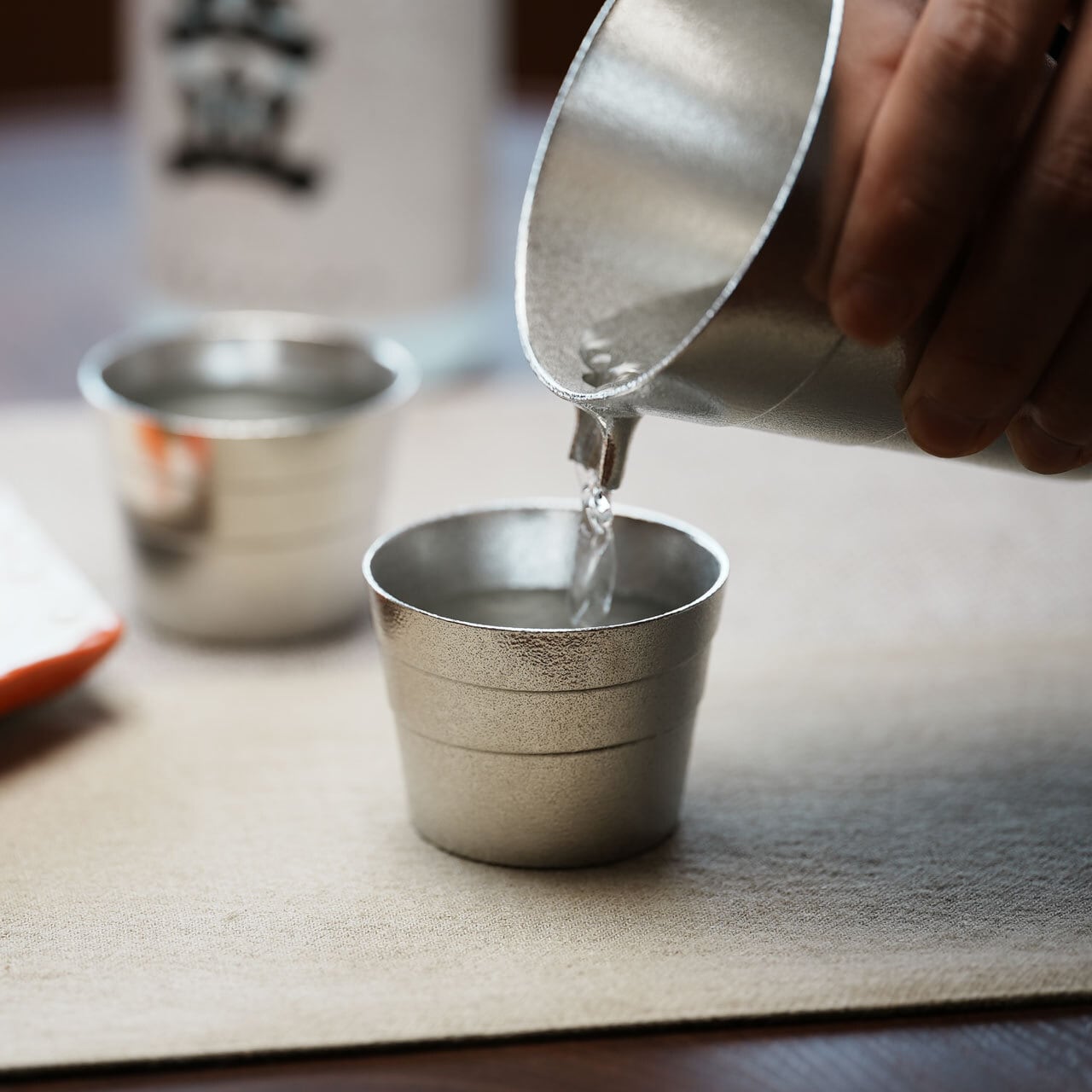 錫製の酒器／ぐい吞み》静波 ぐい呑み（単品）｜銀雅堂 | 生活を楽しむ