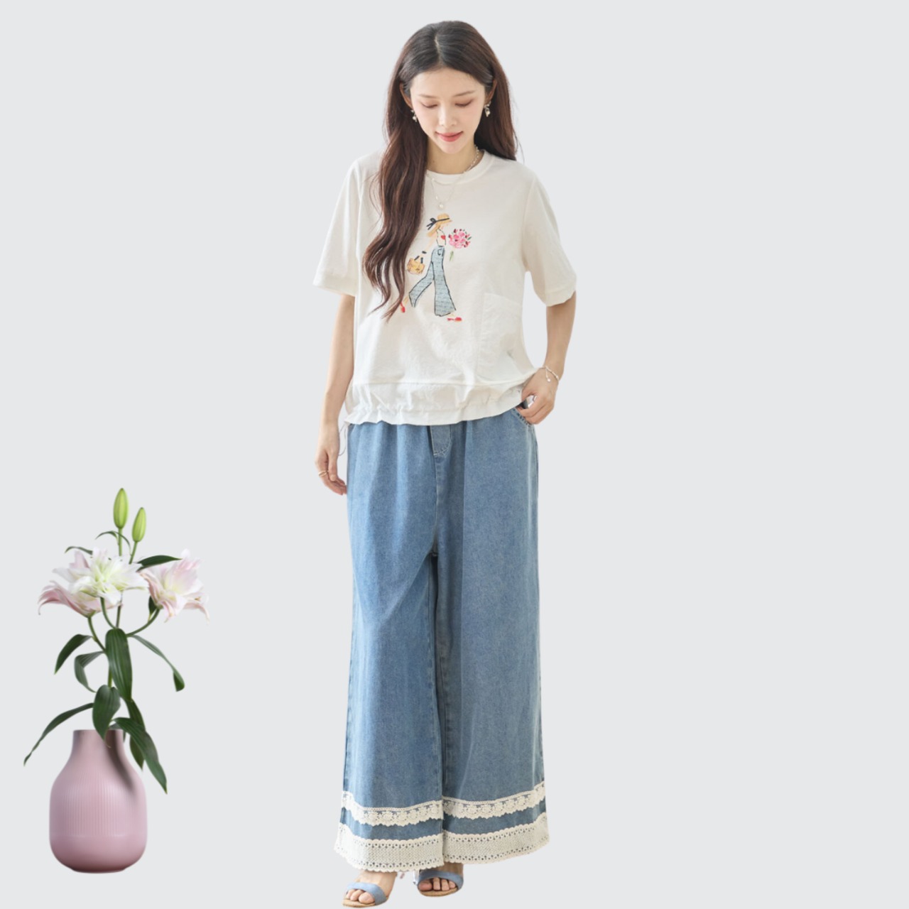 TRUBE ガール&花束イラスト裾ドロスト絞りTシャツ【M~L】ホワイト