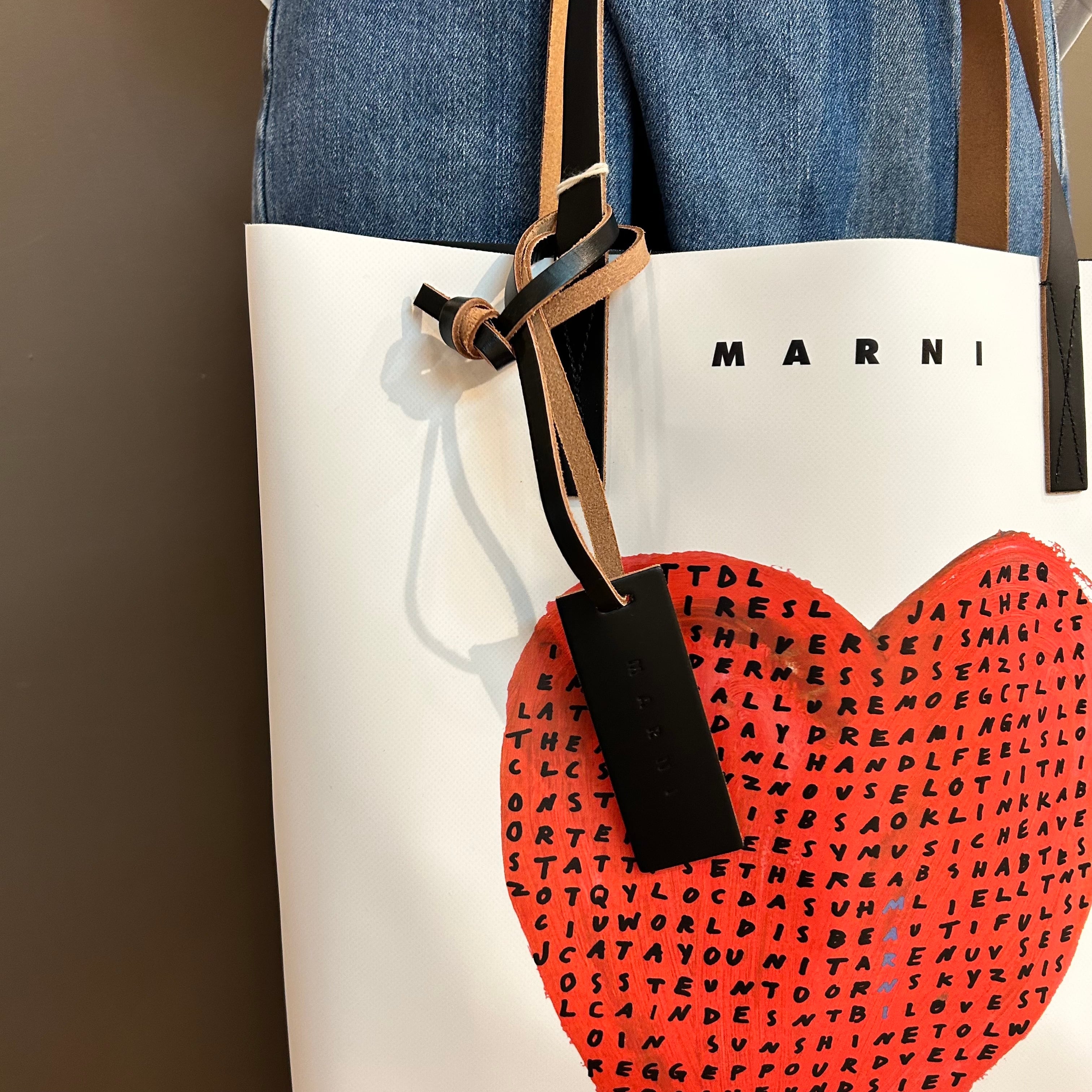 SOLD OUT:MARNI【マルニ】ホワイト WORDSEARCH HEARTプリント SOLD OUT:MARNI【マルニ】ホワイト WORDSEARCH HEARTプリント