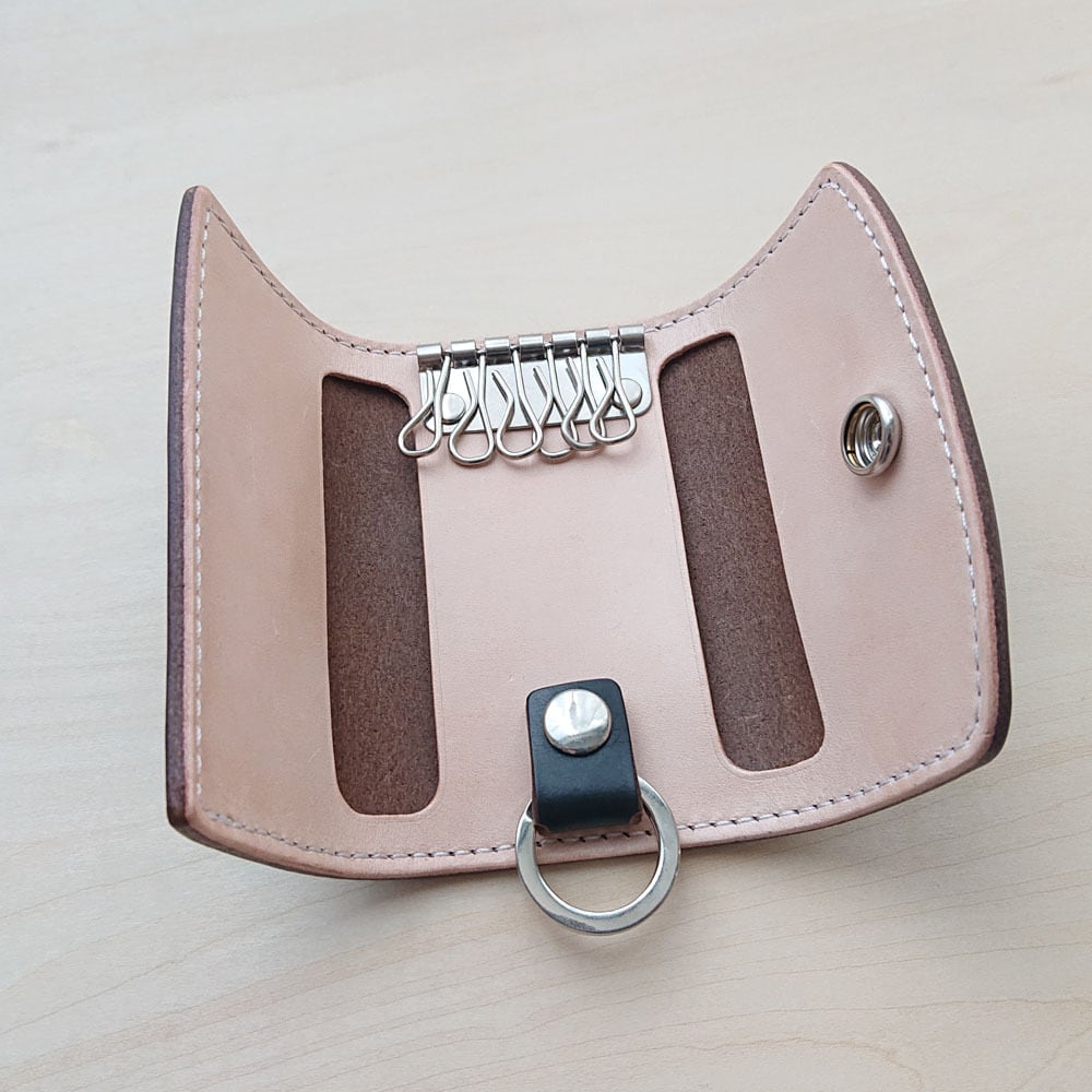 カードも入るキーケース 6連 クロムエクセル/ヌメ革 ブラック