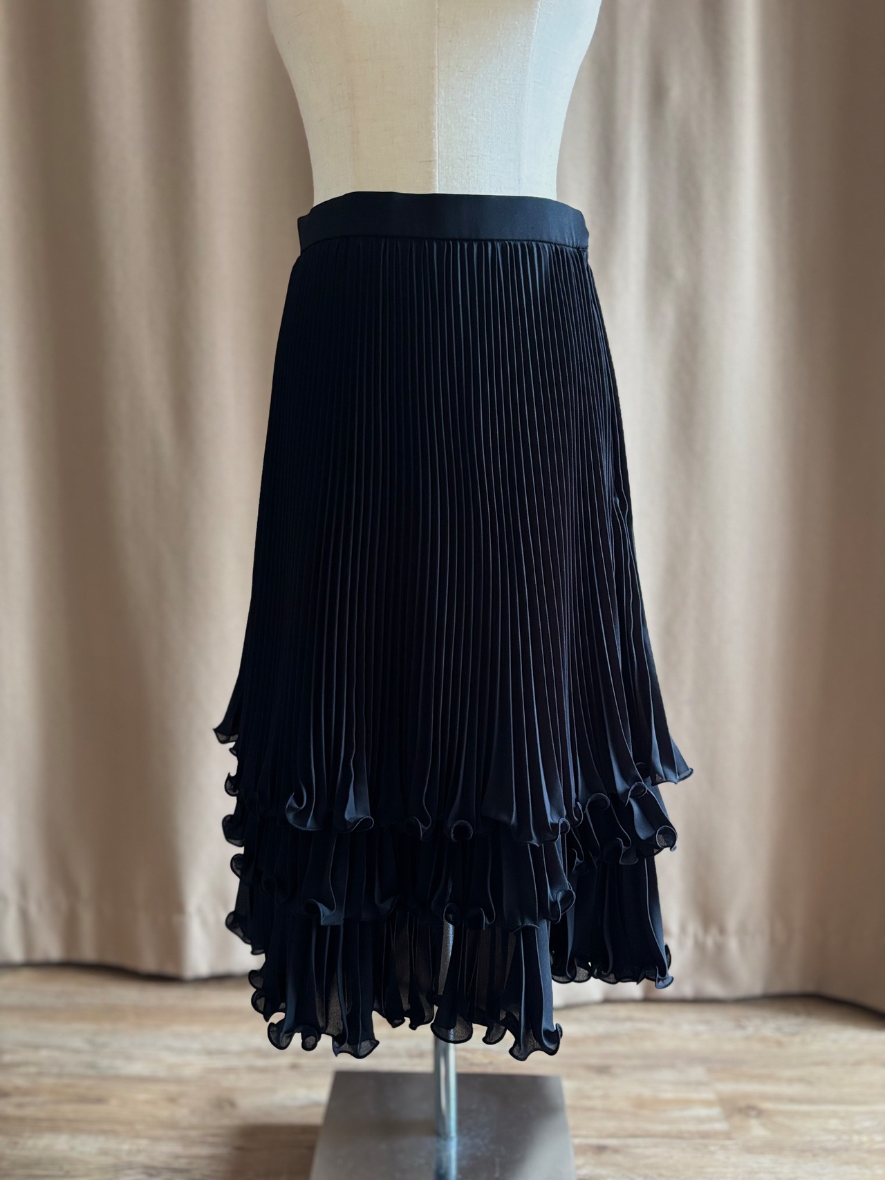 MADE IN JAPAN pleated tiered midi skirt-5225-9