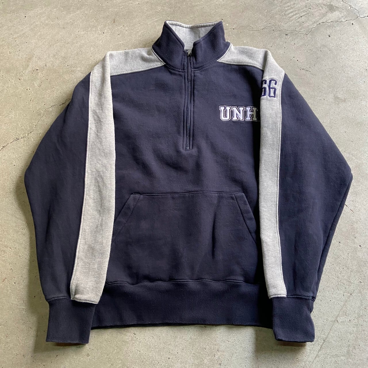 Champion チャンピオン UNH WILDCATS バイカラー ワンポイント カレッジロゴ 刺繍 ワッペン ハーフジップスウェット トレーナー  メンズM-L相当 古着 バックロゴ ネイビー グレー 紺色 灰色 【スウェット】 | cave 古着屋【公式】古着通販サイト powered by 